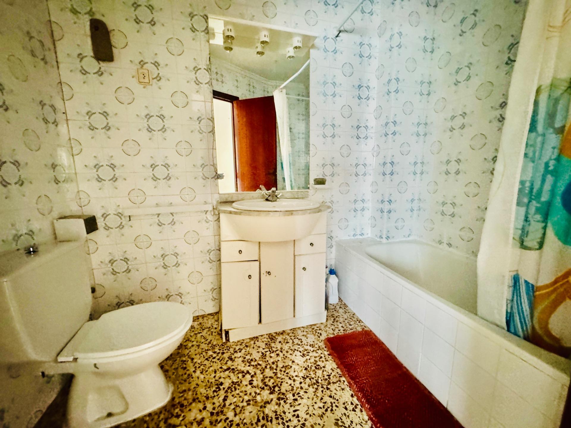 For sale - 3 Bedroom 1 Bathroom Apartment in Torrevieja - Acequion  - Alicante