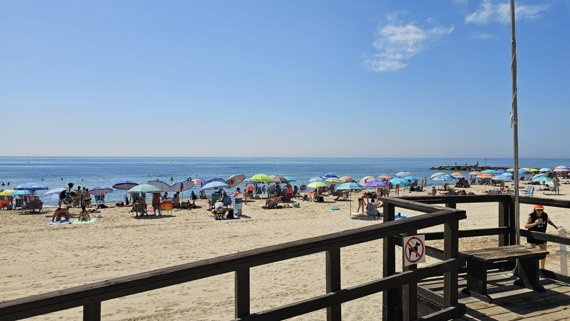 For sale - 2 Bedroom 1 Bathroom Apartment in Torrevieja - Playa De Los Locos  - Alicante