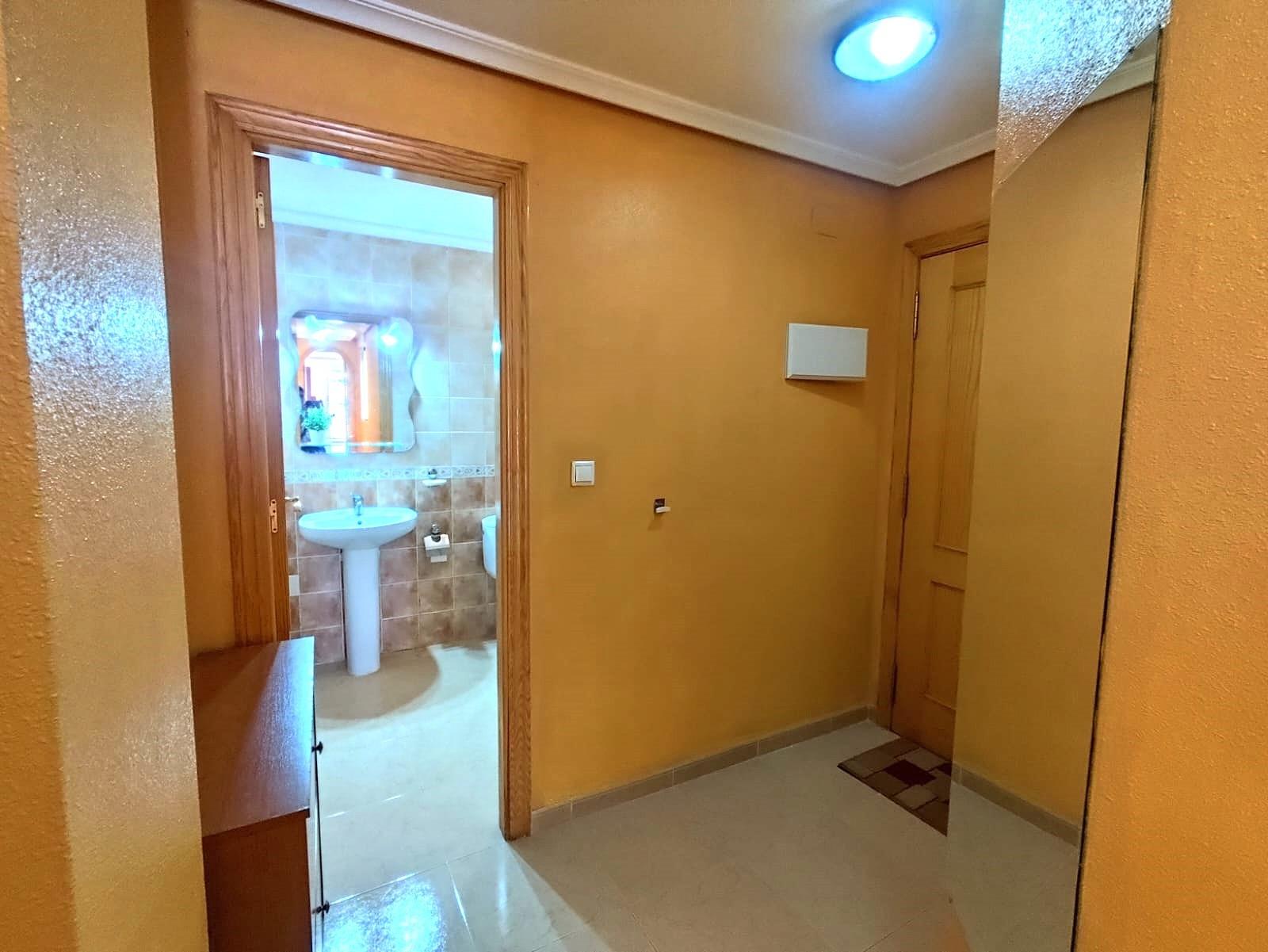 For sale - 2 Bedroom 1 Bathroom Apartment in Torrevieja - Centro  - Alicante
