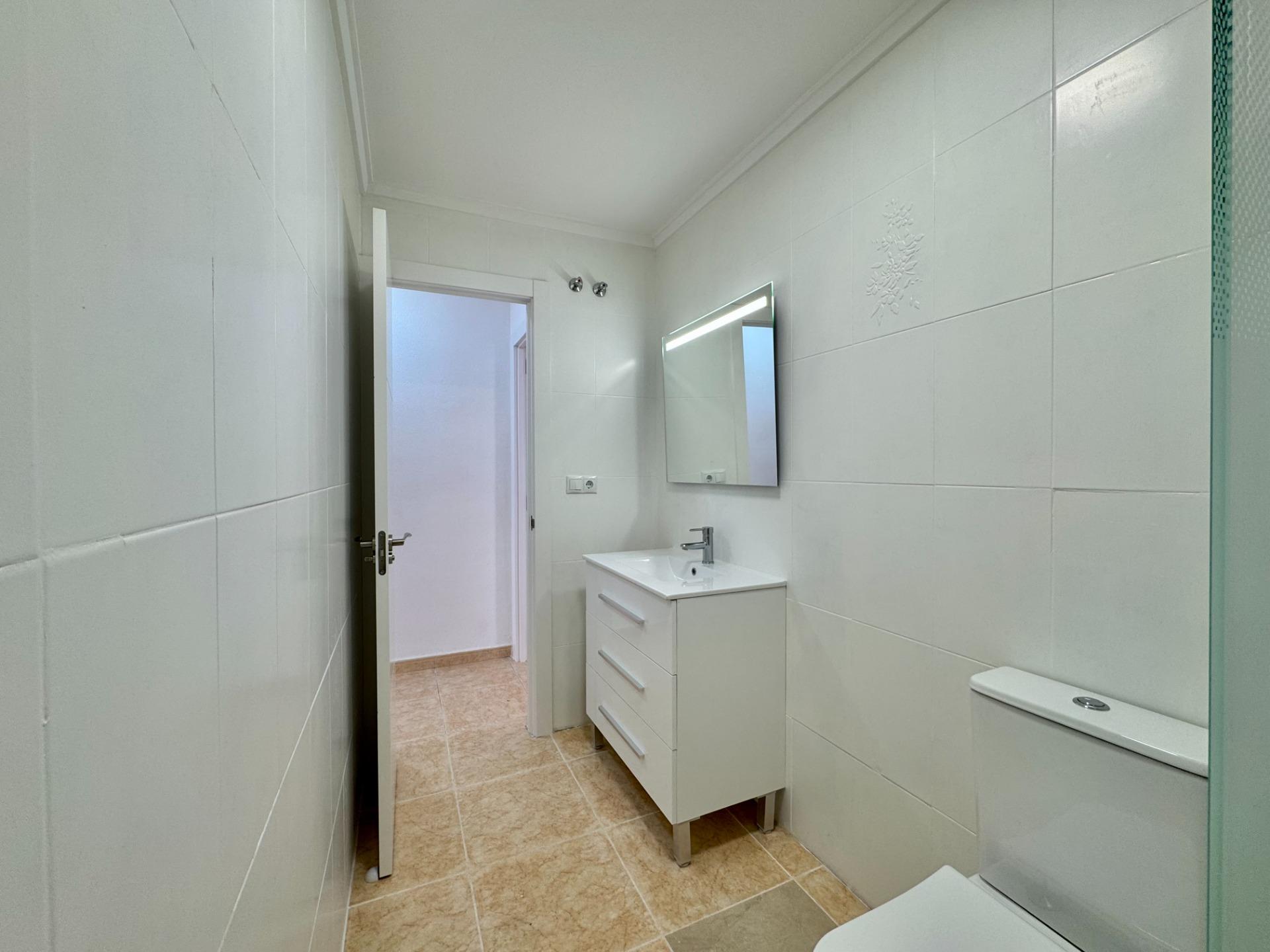 For sale - 2 Bedroom 1 Bathroom Apartment in Torrevieja - Centro  - Alicante