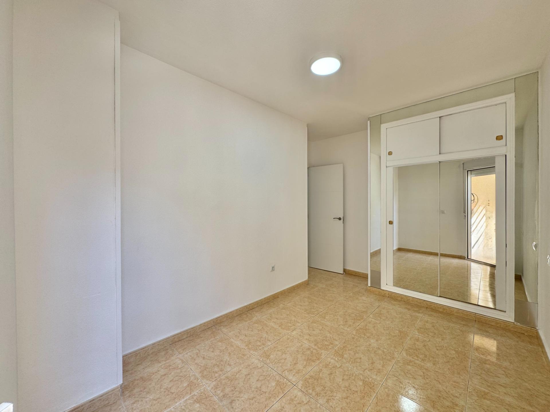 For sale - 2 Bedroom 1 Bathroom Apartment in Torrevieja - Centro  - Alicante