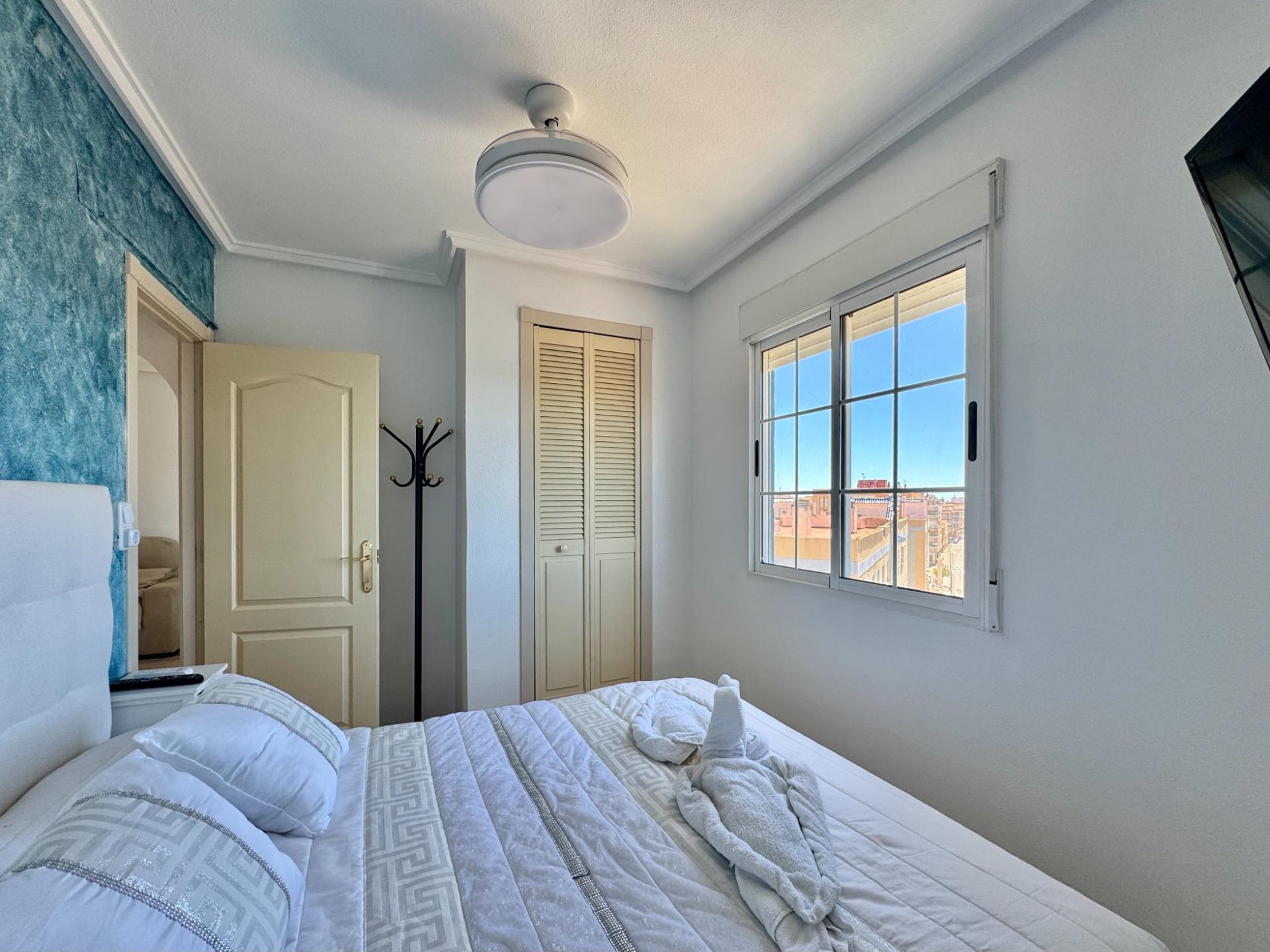 For sale - 2 Bedroom 1 Bathroom Apartment in Torrevieja - Gaspar Perrelló  - Alicante