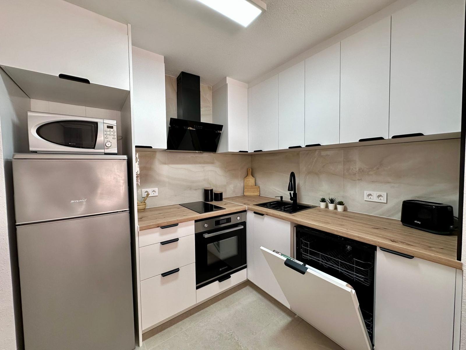 For sale - 2 Bedroom 1 Bathroom Apartment in Torrevieja - Estacion De Autobuses  - Alicante