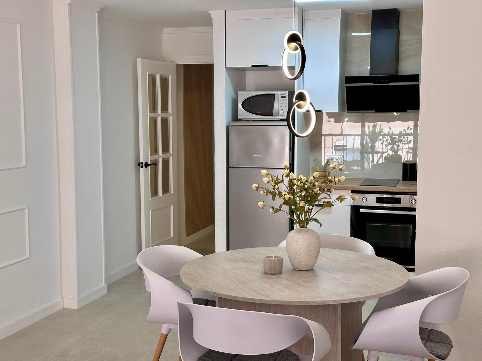 For sale - 2 Bedroom 1 Bathroom Apartment in Torrevieja - Estacion De Autobuses  - Alicante