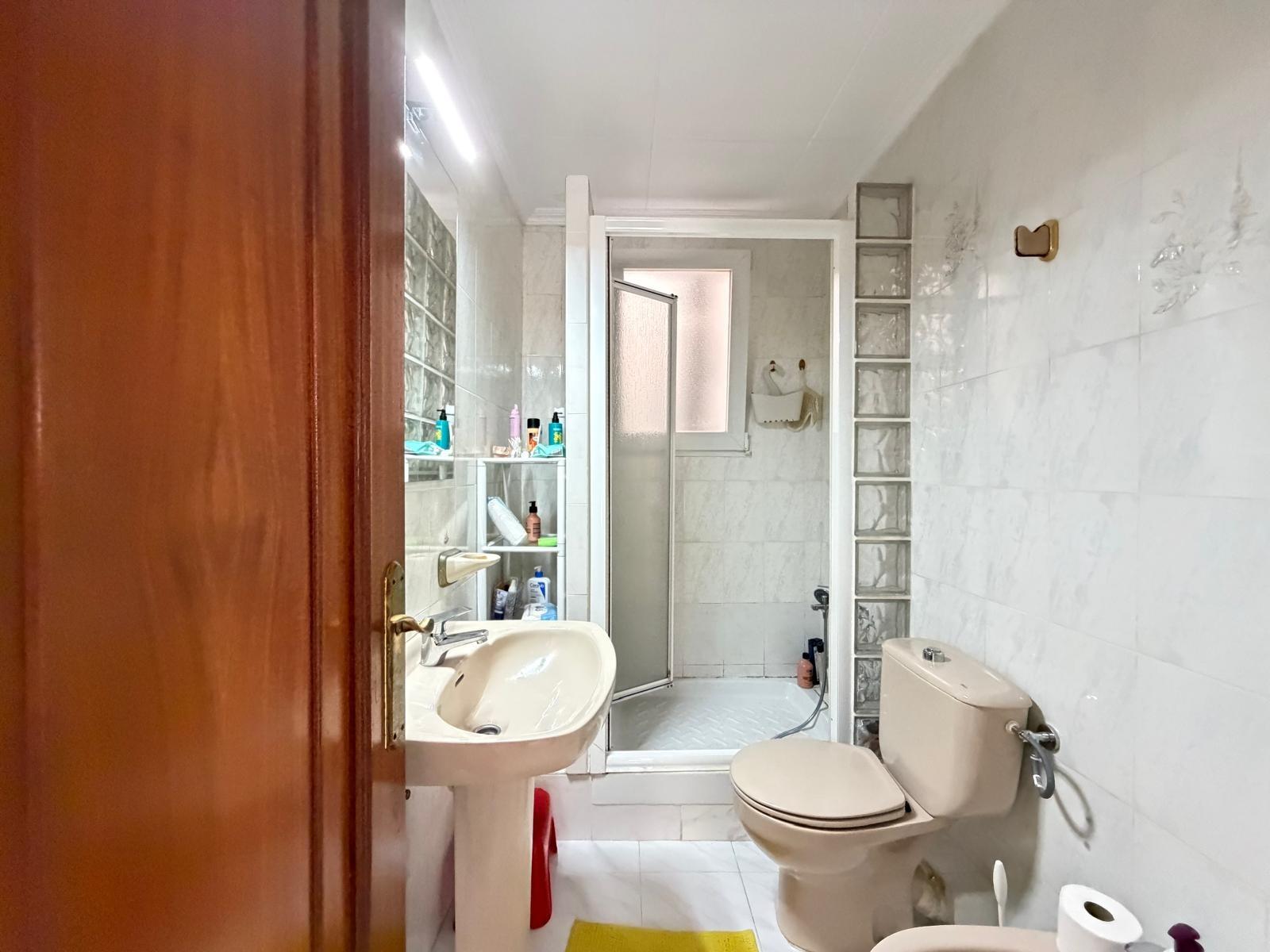 For sale - 3 Bedroom 1 Bathroom Apartment in Torrevieja - Estacion De Autobuses  - Alicante