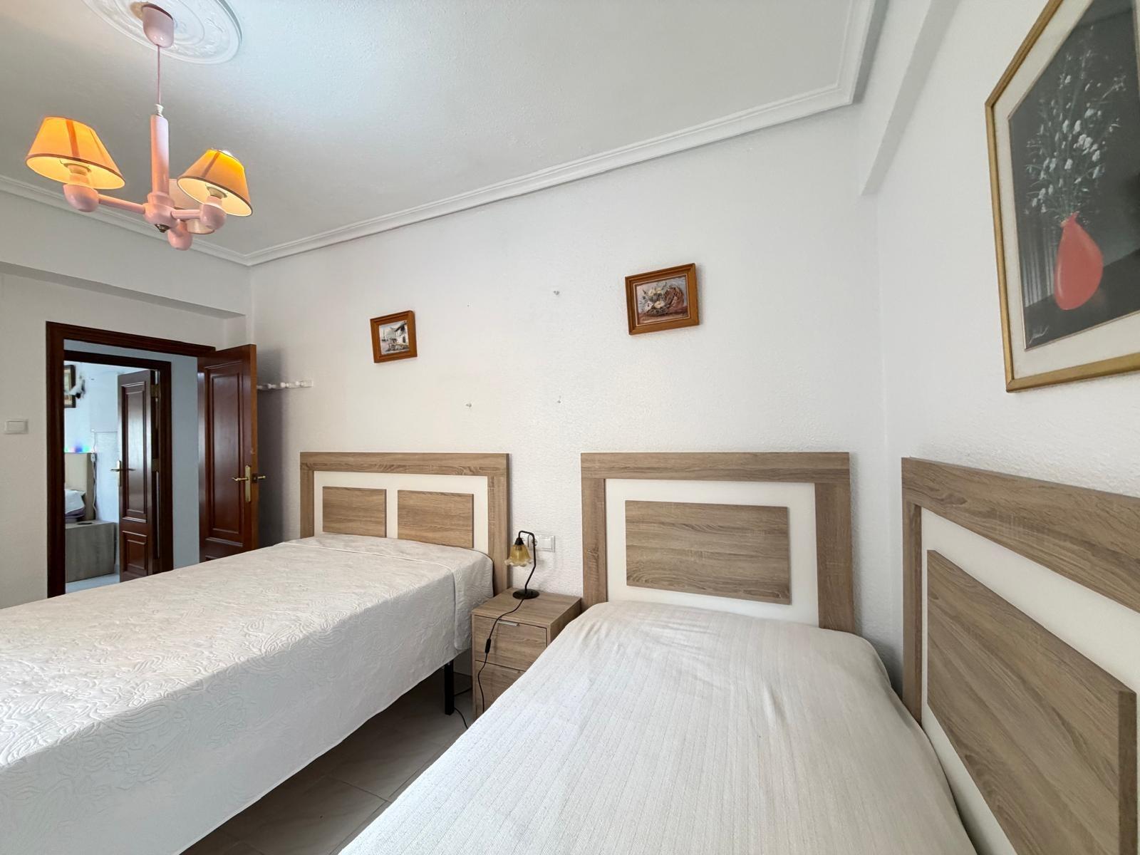 For sale - 3 Bedroom 1 Bathroom Apartment in Torrevieja - Estacion De Autobuses  - Alicante