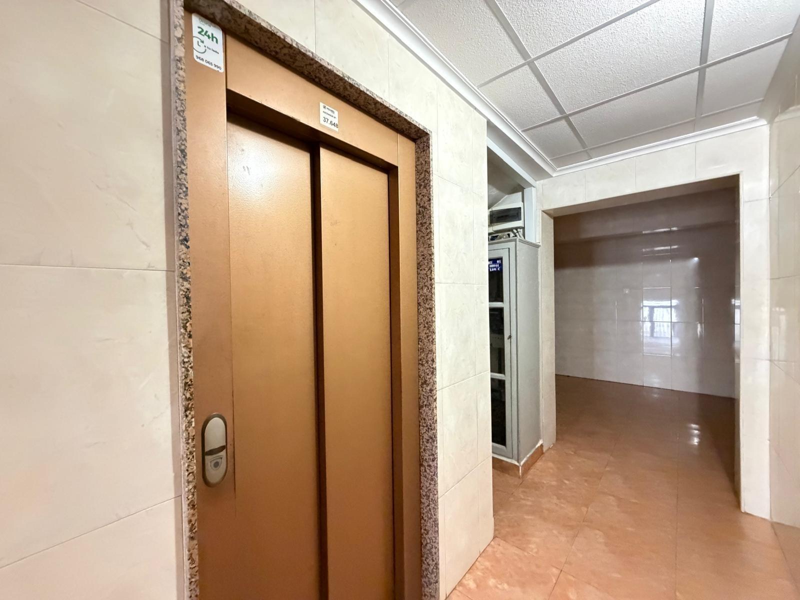 For sale - 3 Bedroom 1 Bathroom Apartment in Torrevieja - Estacion De Autobuses  - Alicante