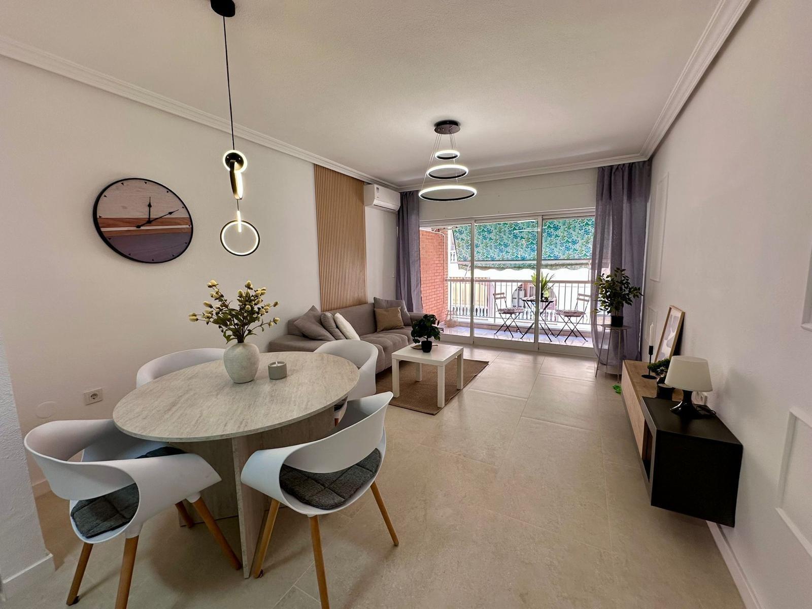 For sale - 2 Bedroom 1 Bathroom Apartment in Torrevieja - Habaneras  - Alicante