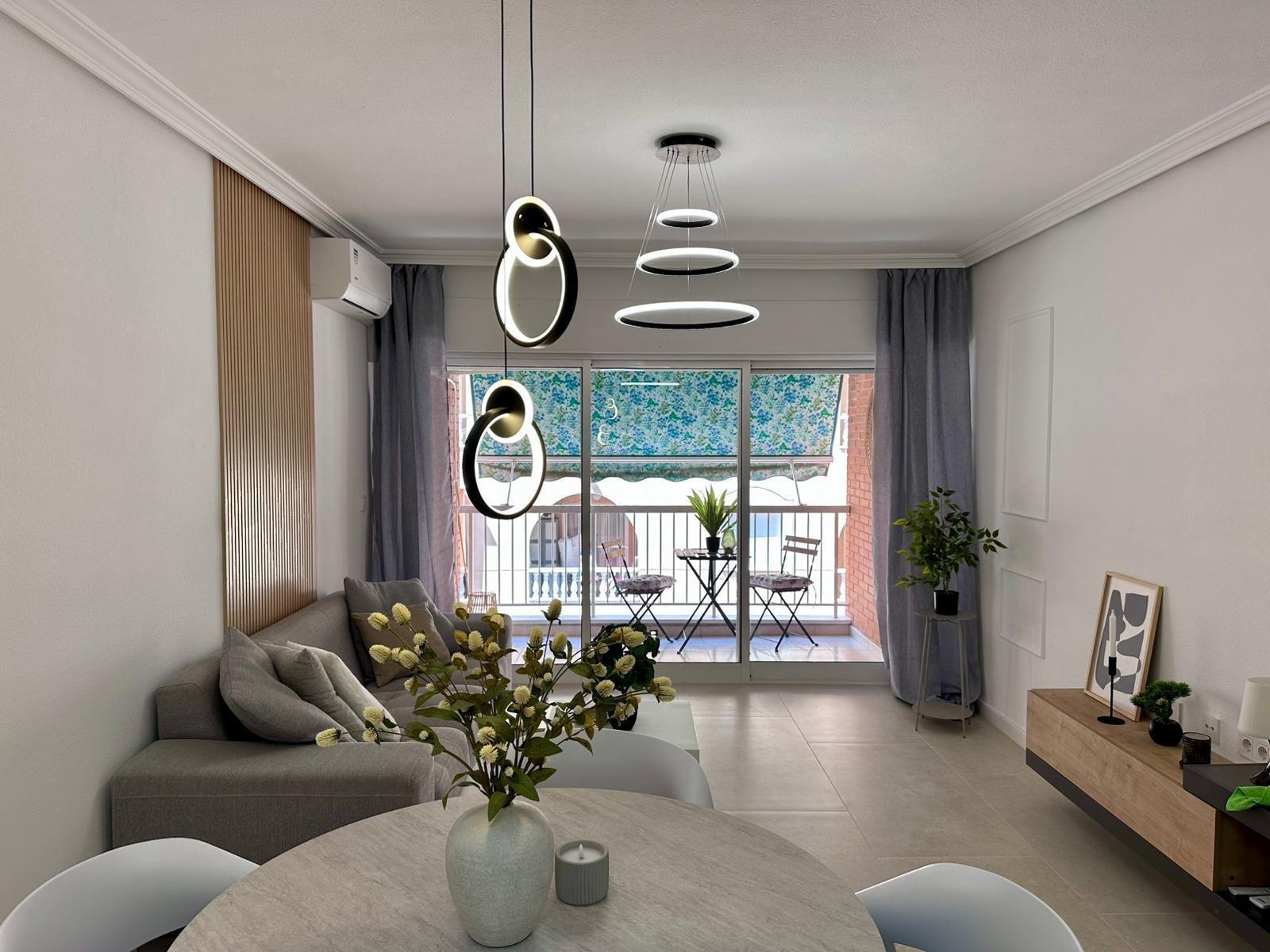 For sale - 2 Bedroom 1 Bathroom Apartment in Torrevieja - Habaneras  - Alicante