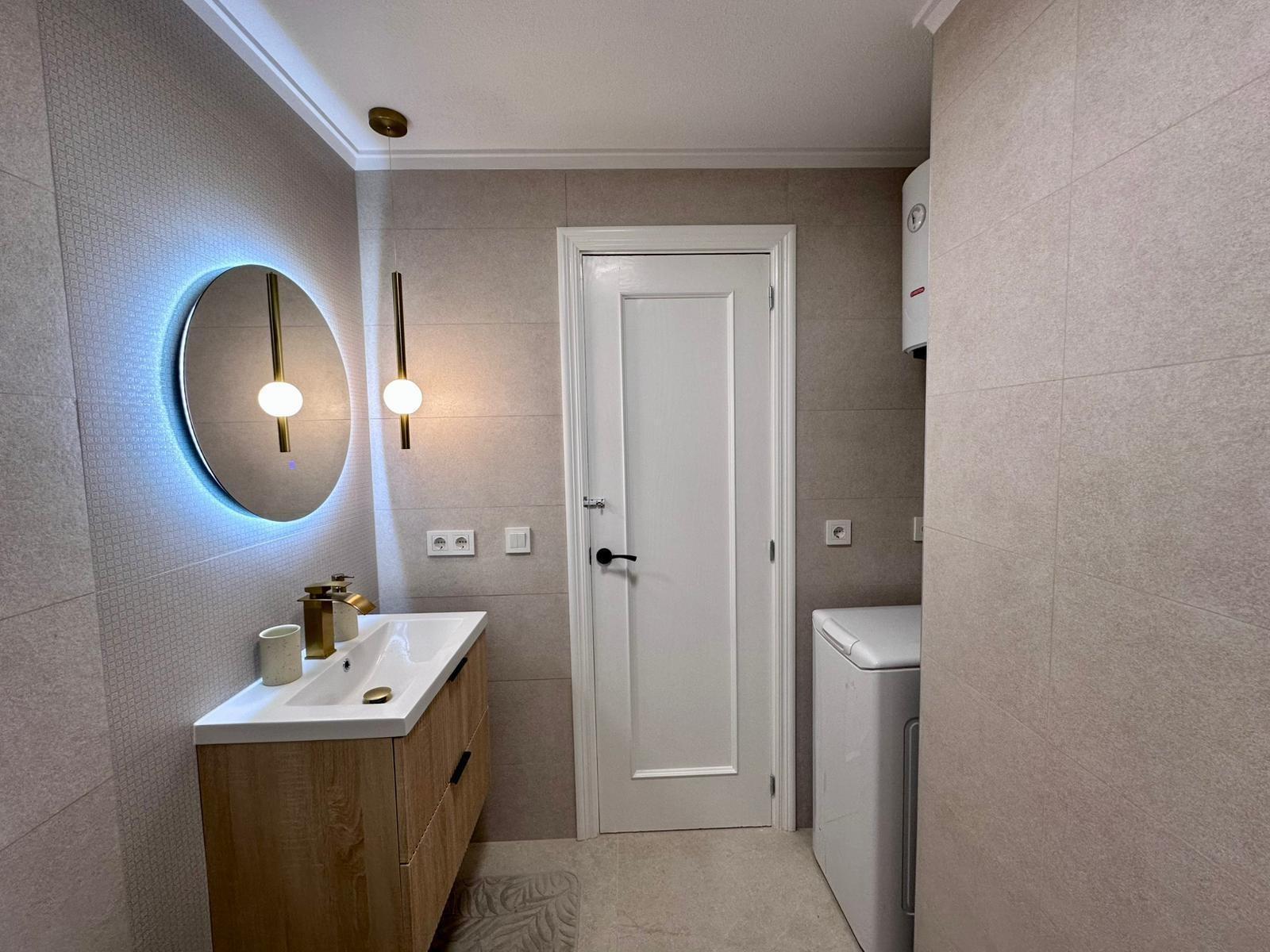 For sale - 2 Bedroom 1 Bathroom Apartment in Torrevieja - Habaneras  - Alicante