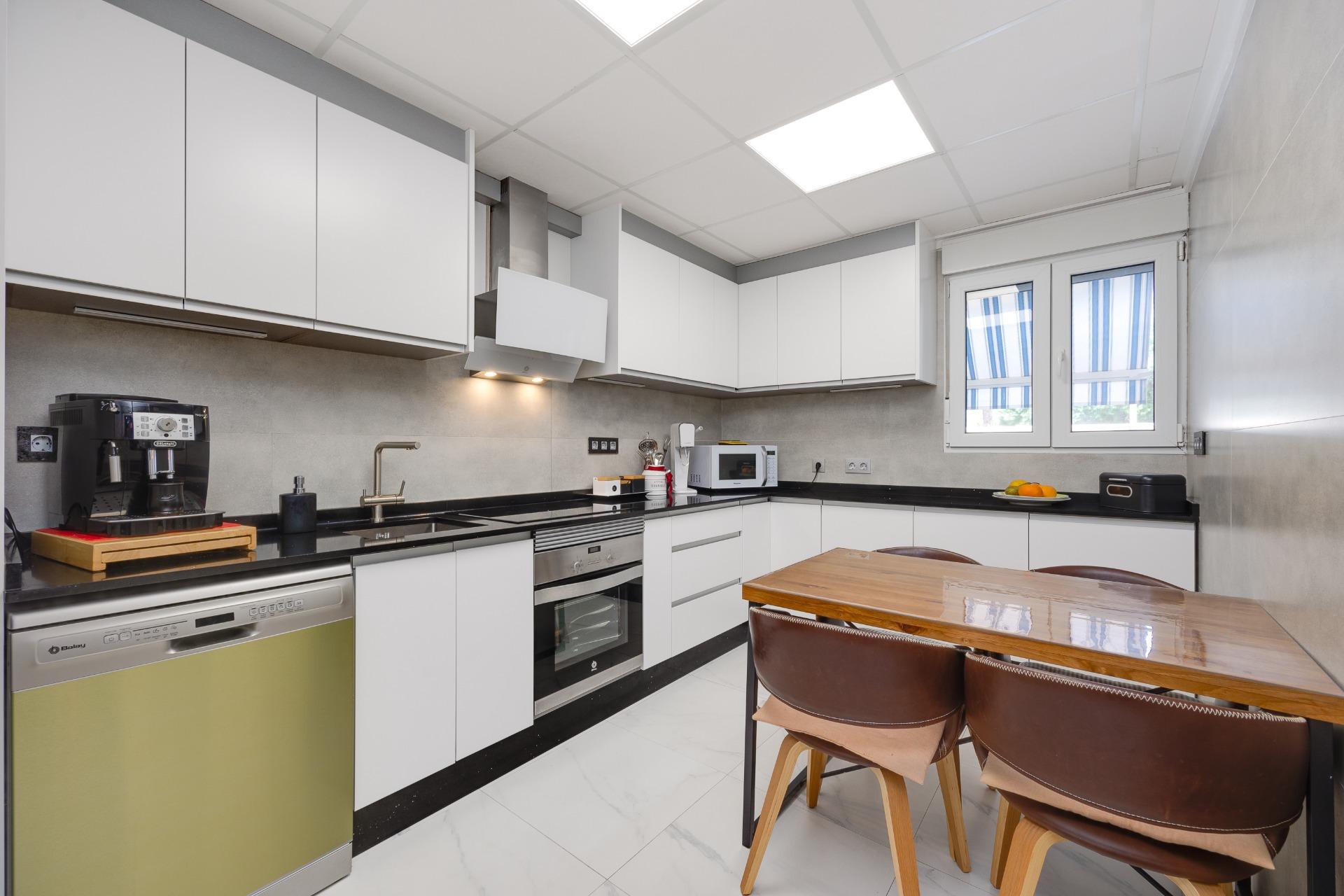 For sale - 2 Bedroom 1 Bathroom Town House in Torrevieja - aguas nuevas  - Alicante