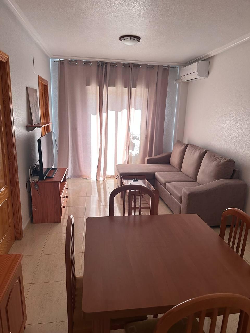 For sale - 2 Bedroom 2 Bathroom Apartment in Torrevieja - Centro  - Alicante