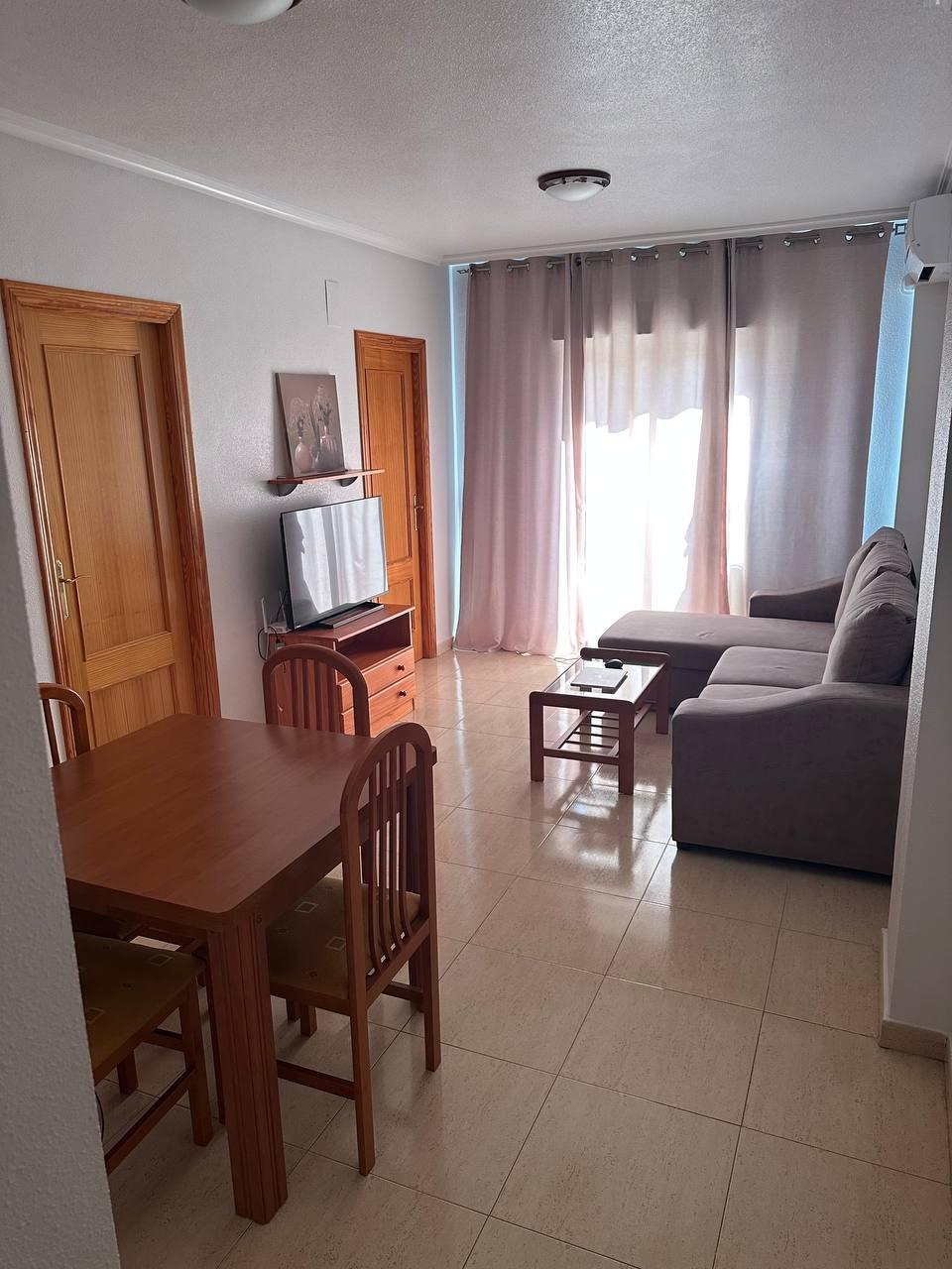 For sale - 2 Bedroom 2 Bathroom Apartment in Torrevieja - Centro  - Alicante
