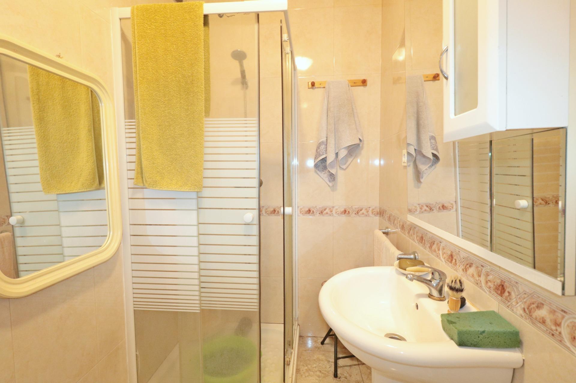 For sale - 4 Bedroom 2 Bathroom Quad House in Torrevieja - Torretas  - Alicante