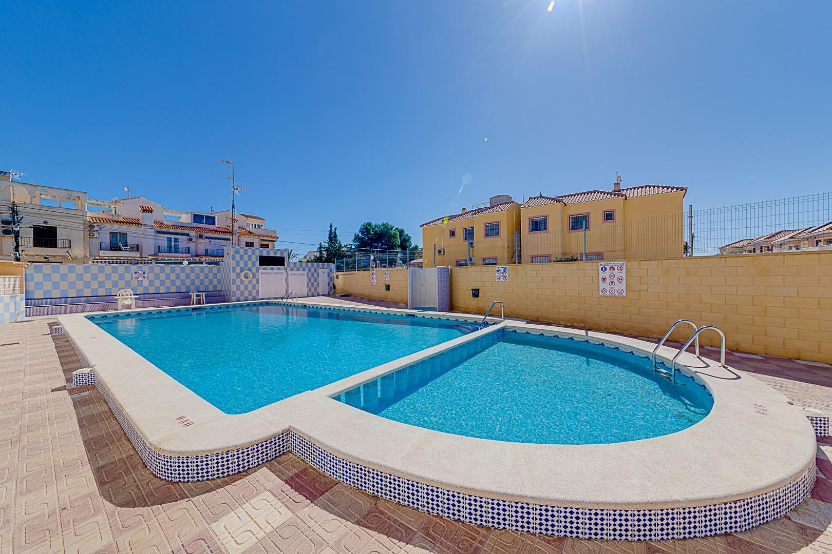 For sale - 2 Bedroom 1 Bathroom Bungalow in Torrevieja - La Siesta - El Salado - Torreta  - Alicante