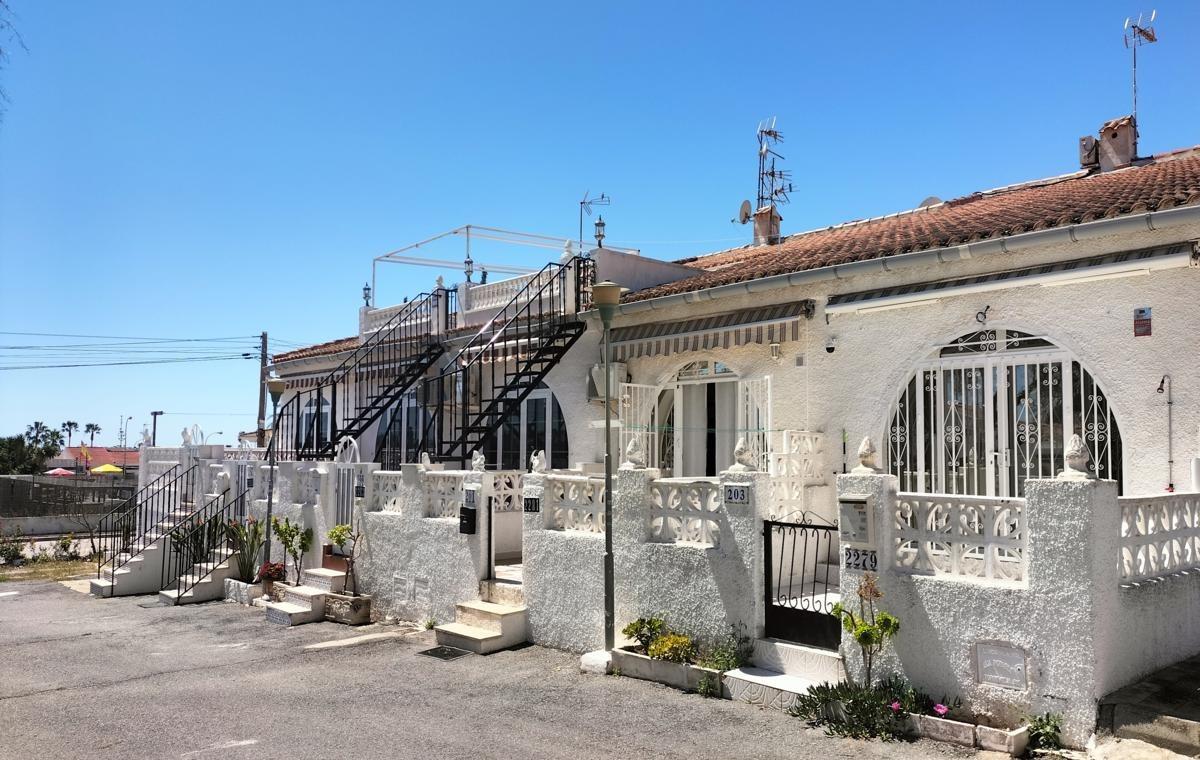 For sale - 2 Bedroom 2 Bathroom Bungalow in Torrevieja - La Siesta - El Salado - Torreta  - Alicante