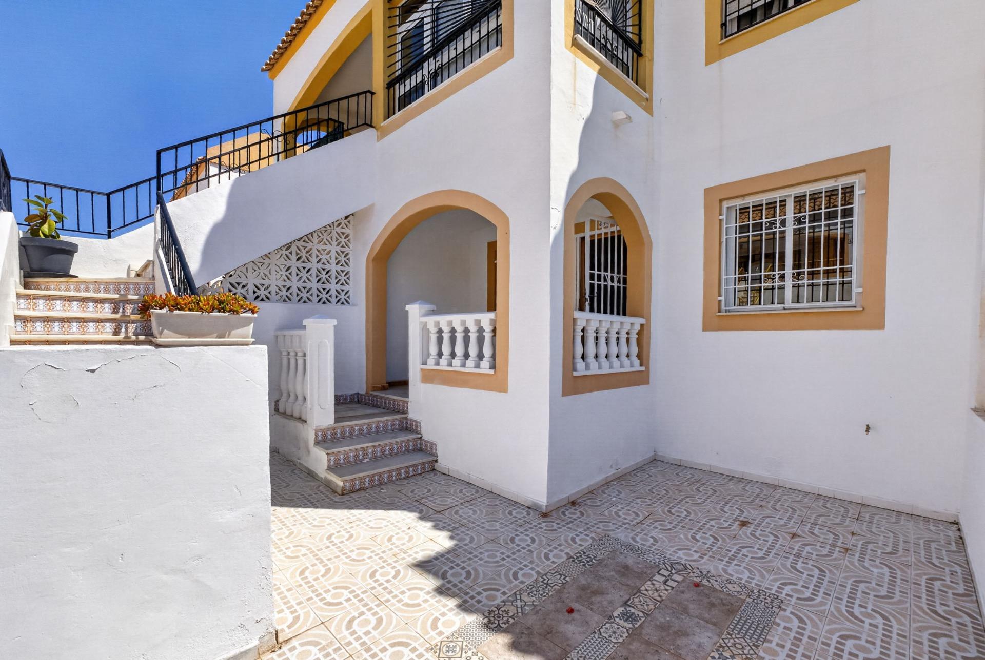 For sale - 2 Bedroom 1 Bathroom Apartment in Torrevieja - El Limonar  - Alicante