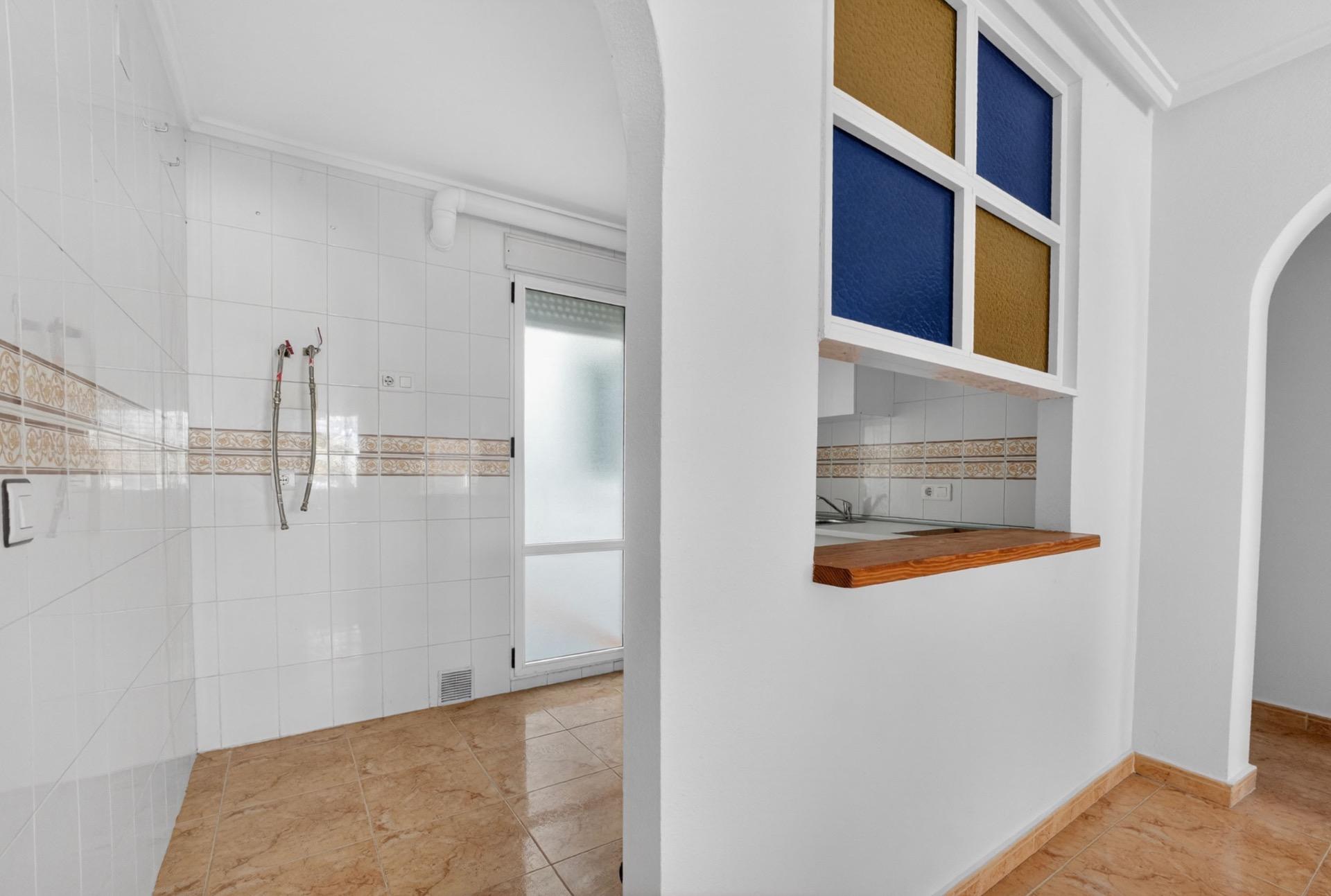For sale - 2 Bedroom 1 Bathroom Apartment in Torrevieja - El Limonar  - Alicante