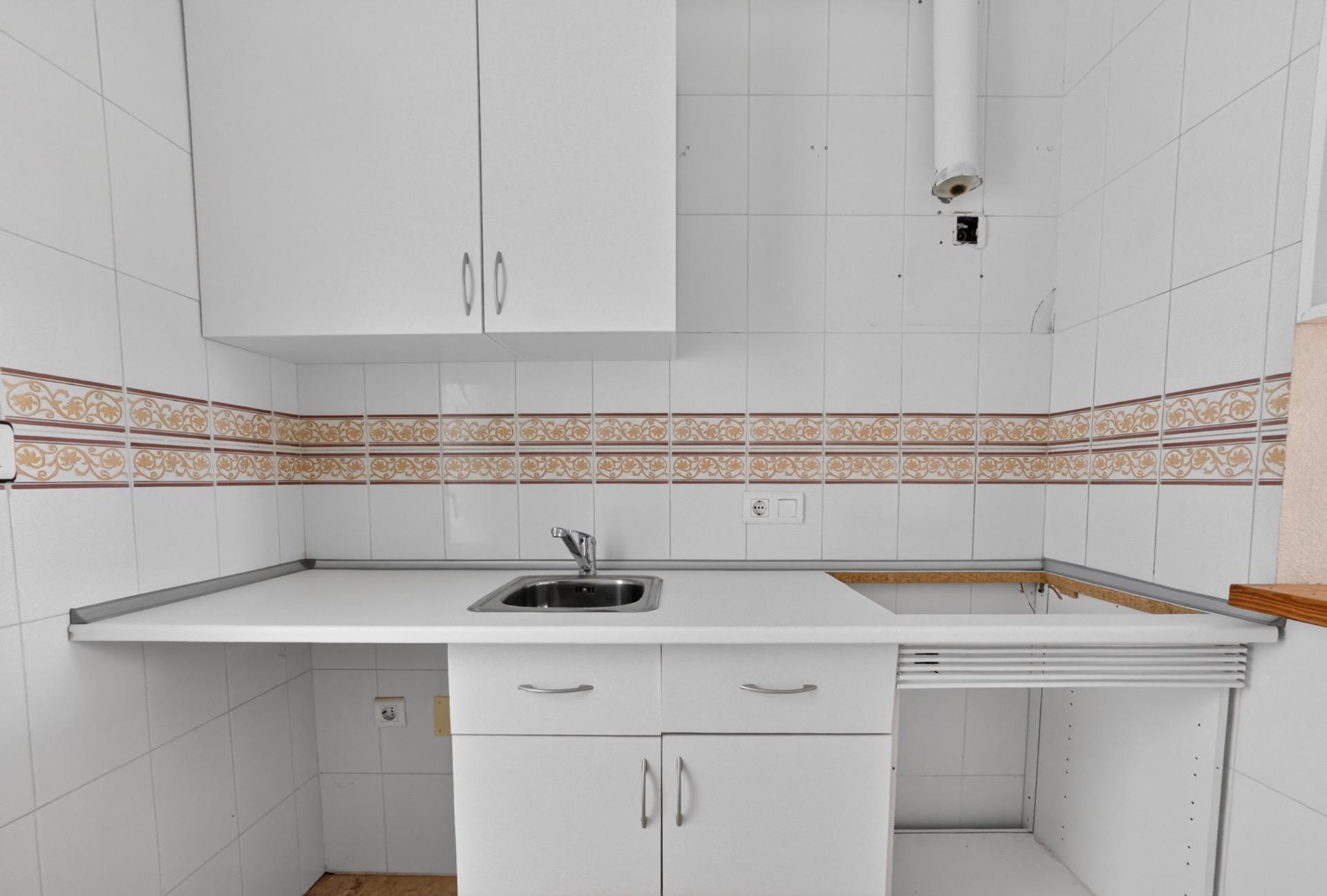 For sale - 2 Bedroom 1 Bathroom Apartment in Torrevieja - El Limonar  - Alicante