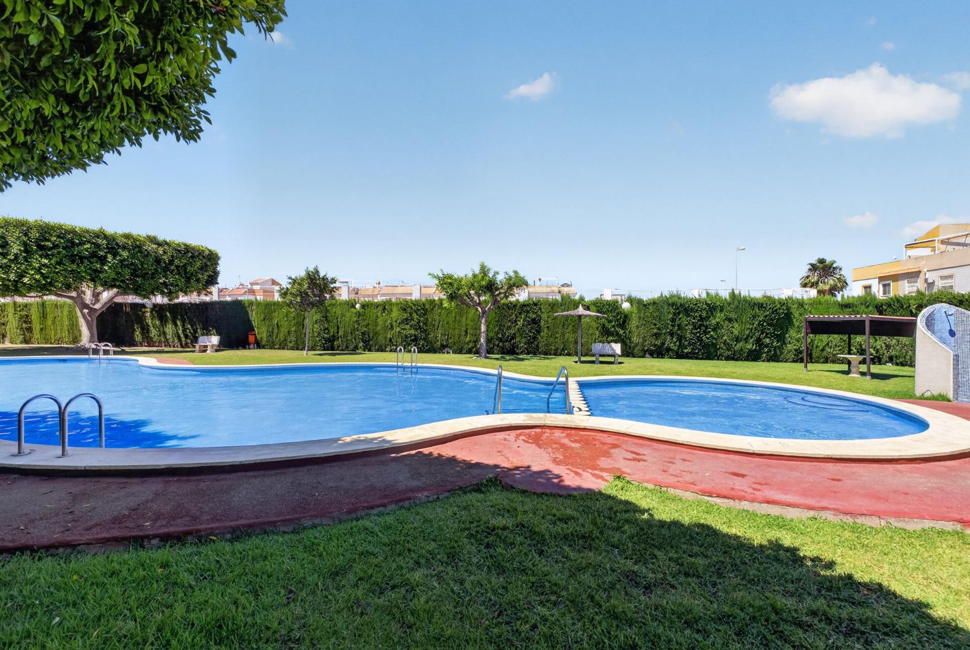 For sale - 2 Bedroom 1 Bathroom Apartment in Torrevieja - El Limonar  - Alicante