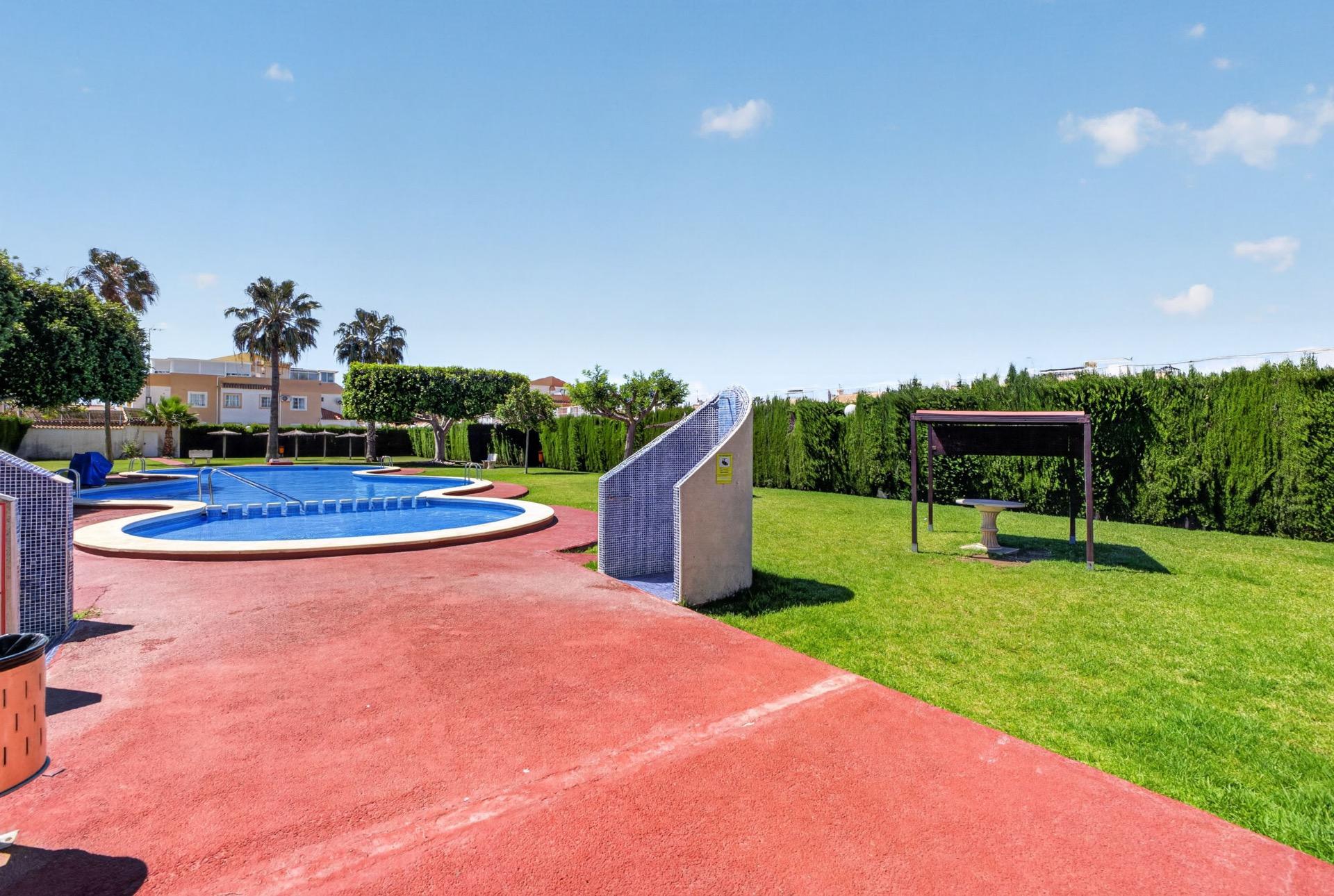 For sale - 2 Bedroom 1 Bathroom Apartment in Torrevieja - El Limonar  - Alicante