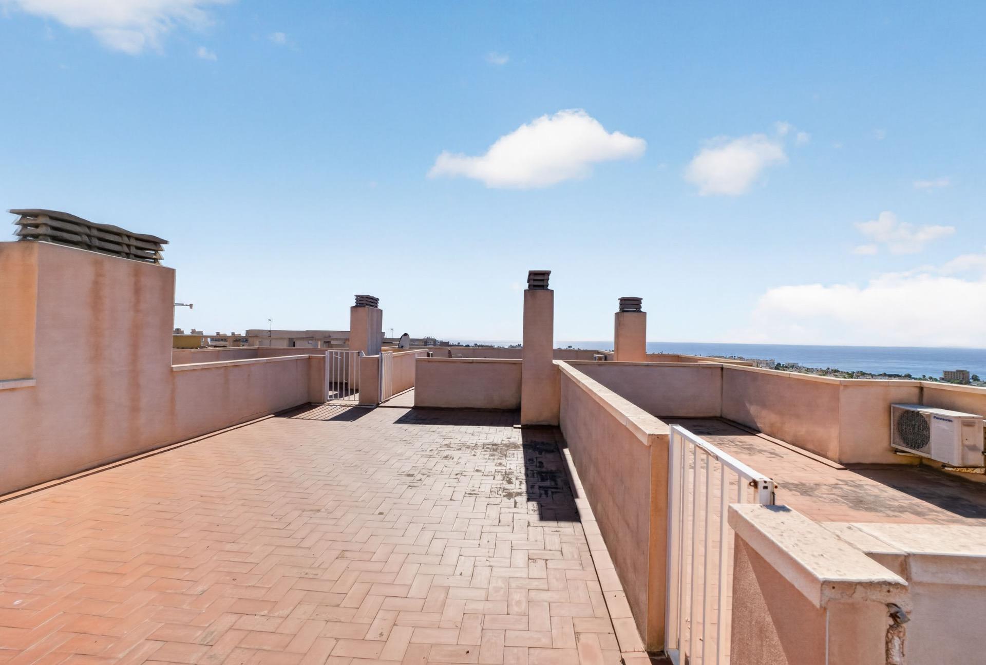 For sale - 2 Bedroom 1 Bathroom Penthouse in Torrevieja - Torreblanca  - Alicante