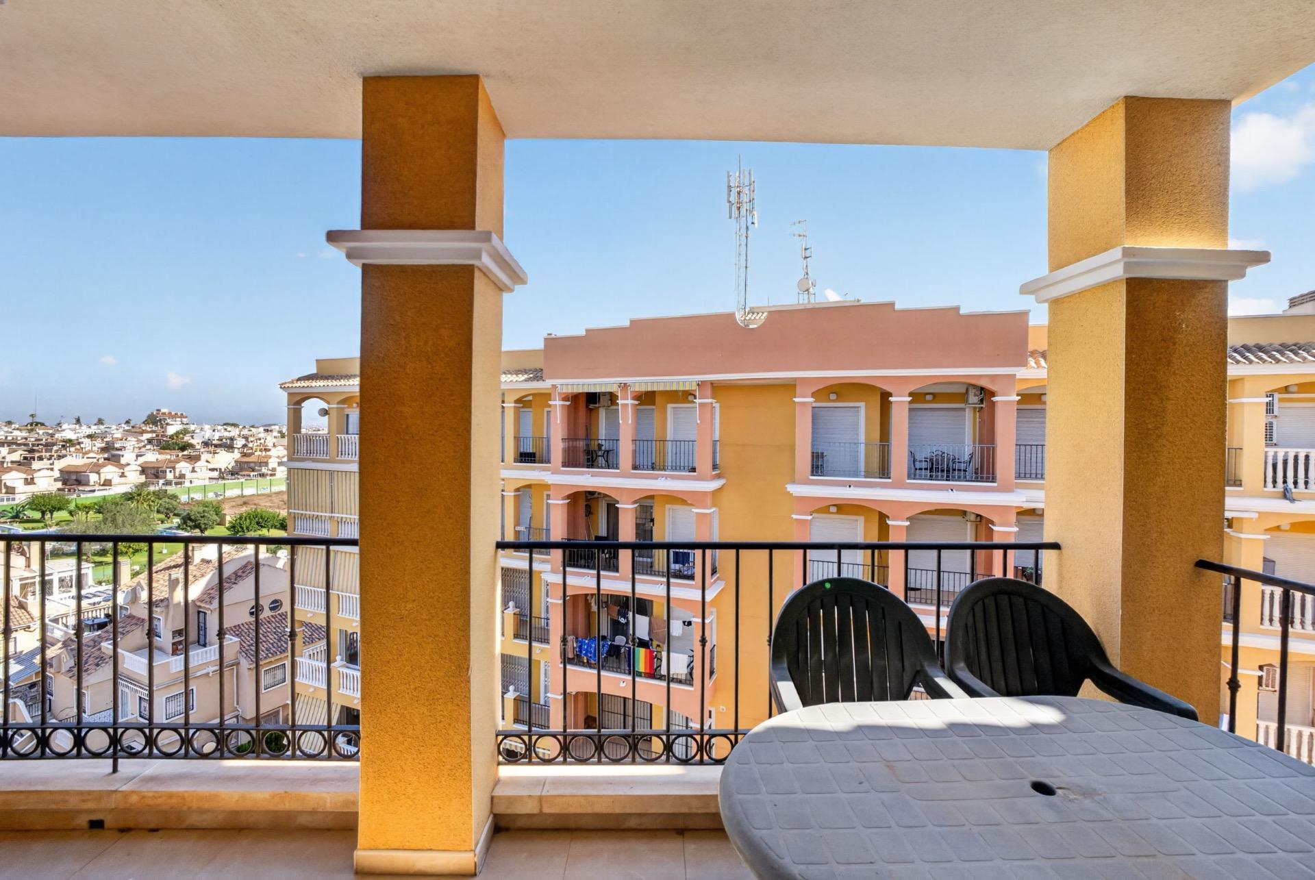 For sale - 2 Bedroom 1 Bathroom Penthouse in Torrevieja - Torreblanca  - Alicante