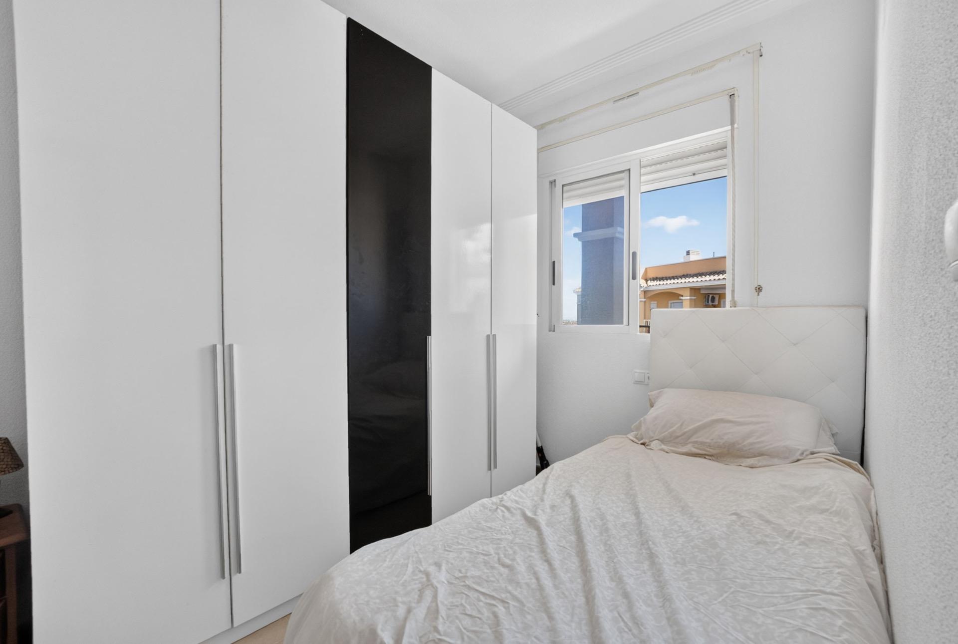 For sale - 2 Bedroom 1 Bathroom Penthouse in Torrevieja - Torreblanca  - Alicante