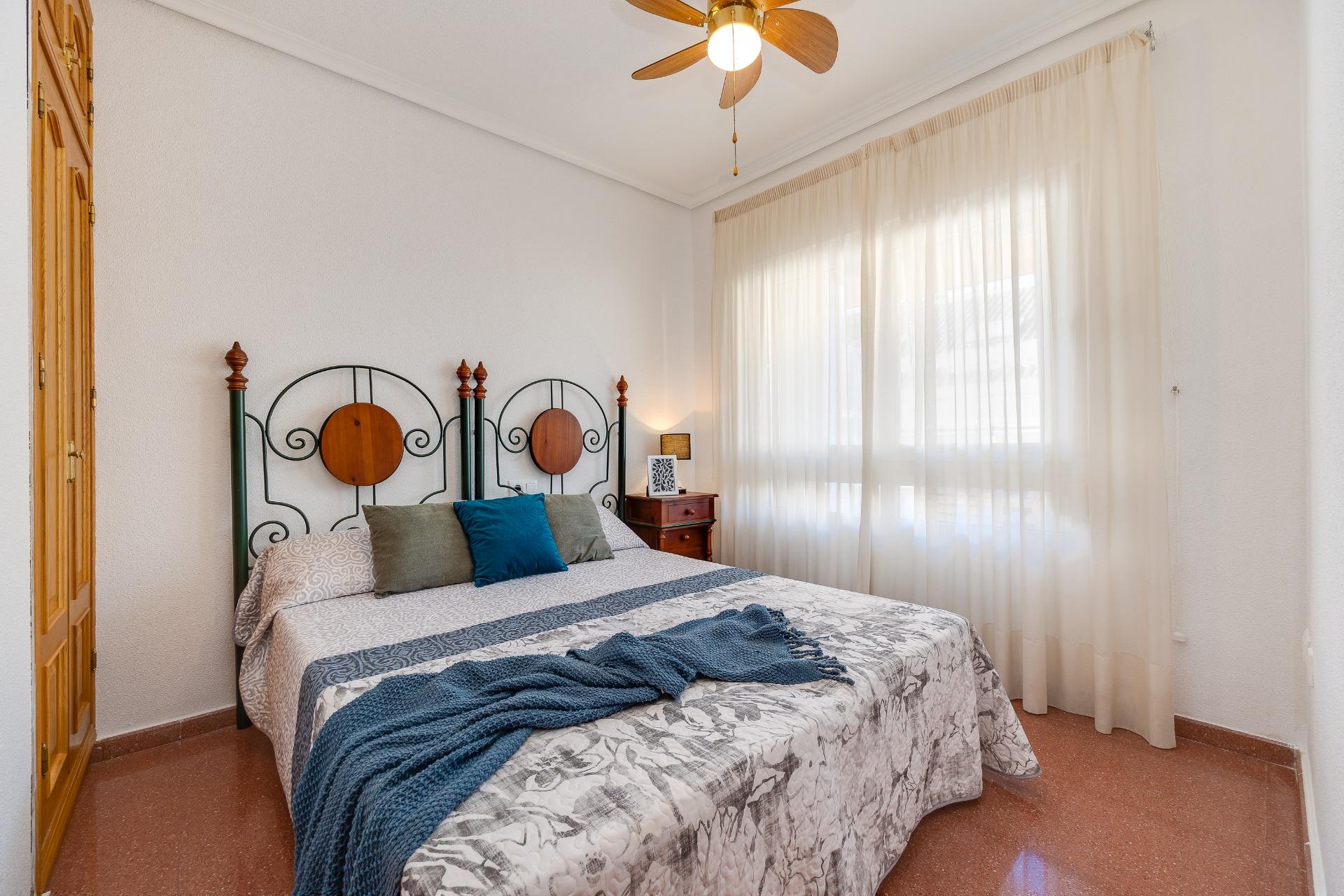 For sale - 2 Bedroom 2 Bathroom Penthouse in Torrevieja - Paseo Maritimo  - Alicante