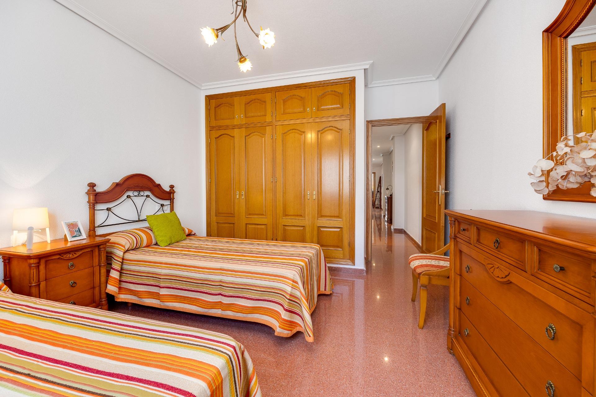 For sale - 2 Bedroom 2 Bathroom Penthouse in Torrevieja - Paseo Maritimo  - Alicante