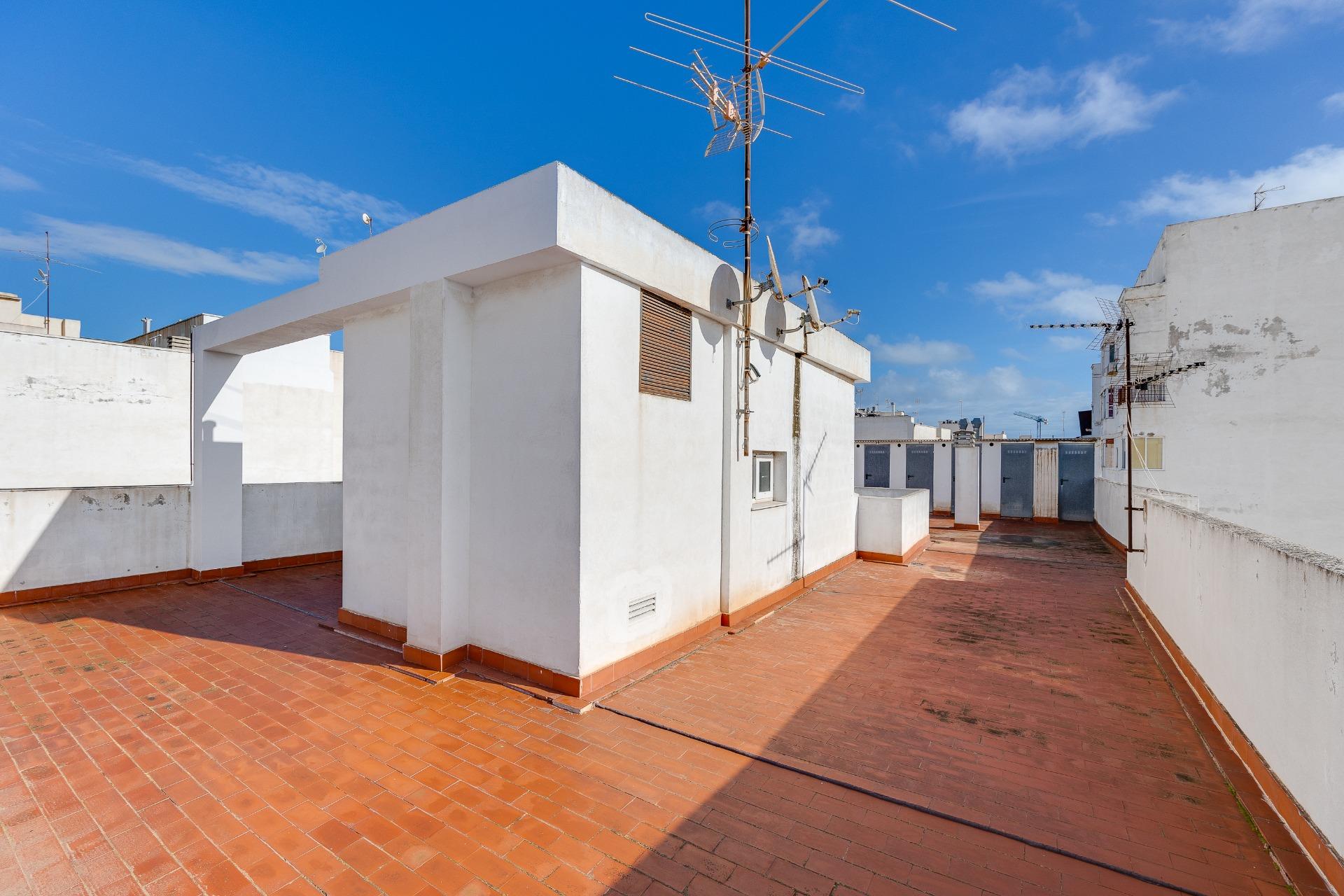 For sale - 2 Bedroom 2 Bathroom Penthouse in Torrevieja - Paseo Maritimo  - Alicante
