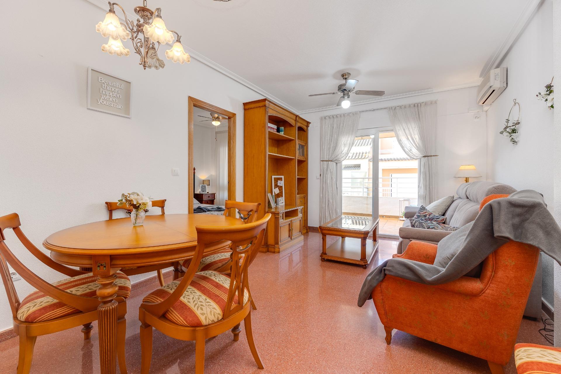 For sale - 2 Bedroom 2 Bathroom Penthouse in Torrevieja - Paseo Maritimo  - Alicante