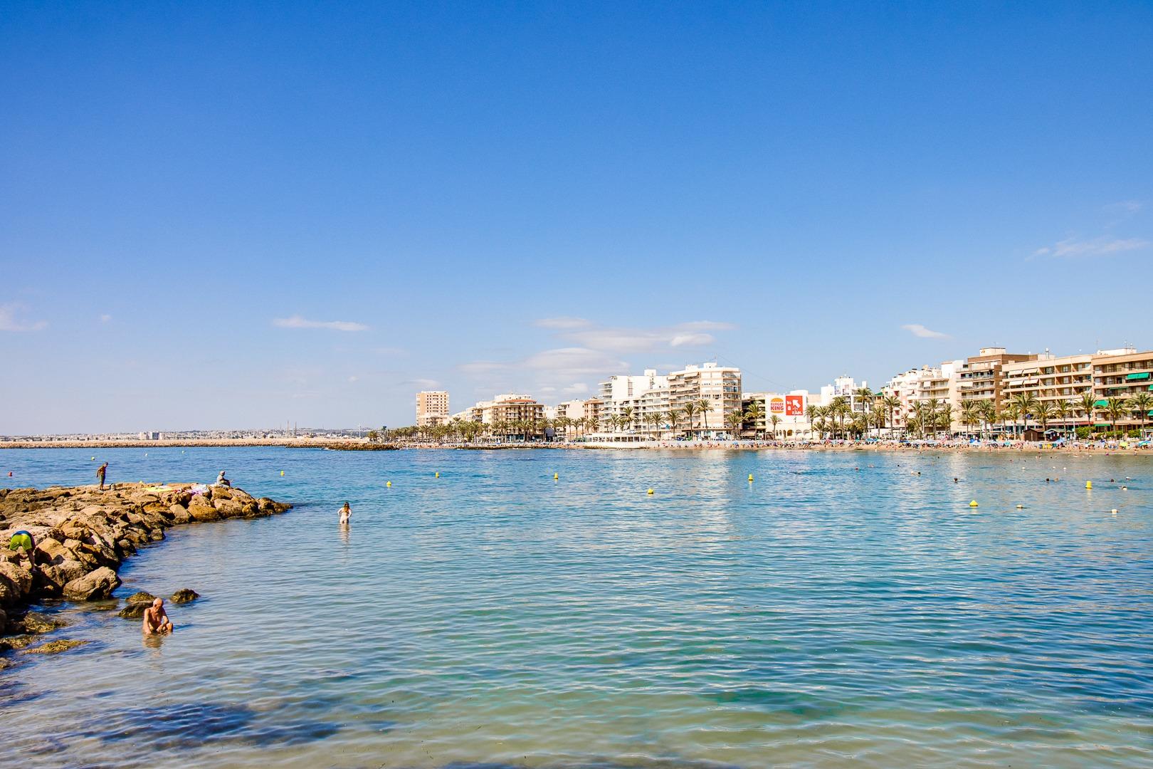 For sale - 2 Bedroom 1 Bathroom Apartment in Torrevieja - Habaneras  - Alicante