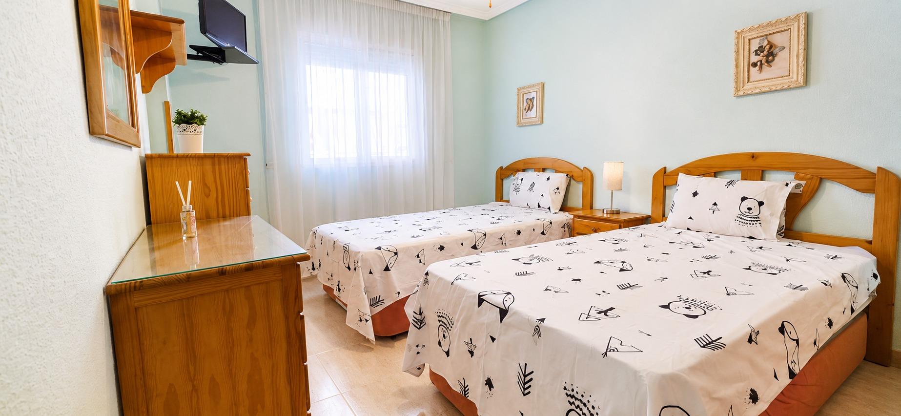 For sale - 2 Bedroom 1 Bathroom Apartment in Torrevieja - Habaneras  - Alicante