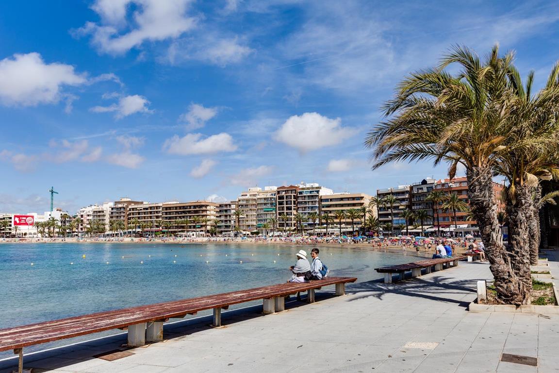 For sale - 2 Bedroom 1 Bathroom Apartment in Torrevieja - CENTRO CASCO URBANO  - Alicante