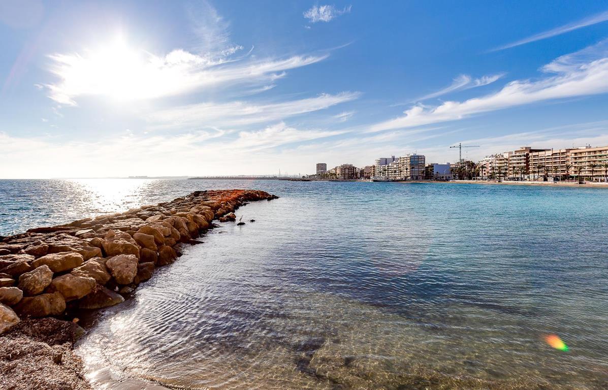 For sale - 2 Bedroom 1 Bathroom Apartment in Torrevieja - CENTRO CASCO URBANO  - Alicante