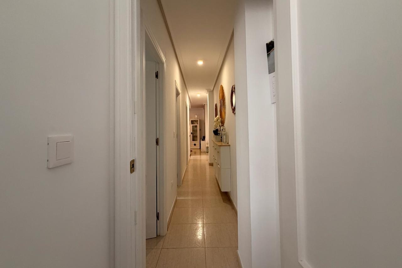 For sale - 3 Bedroom 2 Bathroom Apartment in Torrevieja - Centro  - Alicante