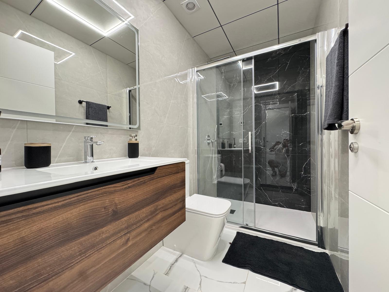 For sale - 2 Bedroom 2 Bathroom Apartment in Torrevieja - Estacion De Autobuses  - Alicante