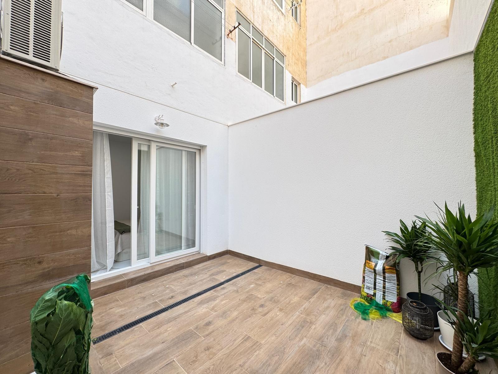 For sale - 2 Bedroom 2 Bathroom Apartment in Torrevieja - Estacion De Autobuses  - Alicante