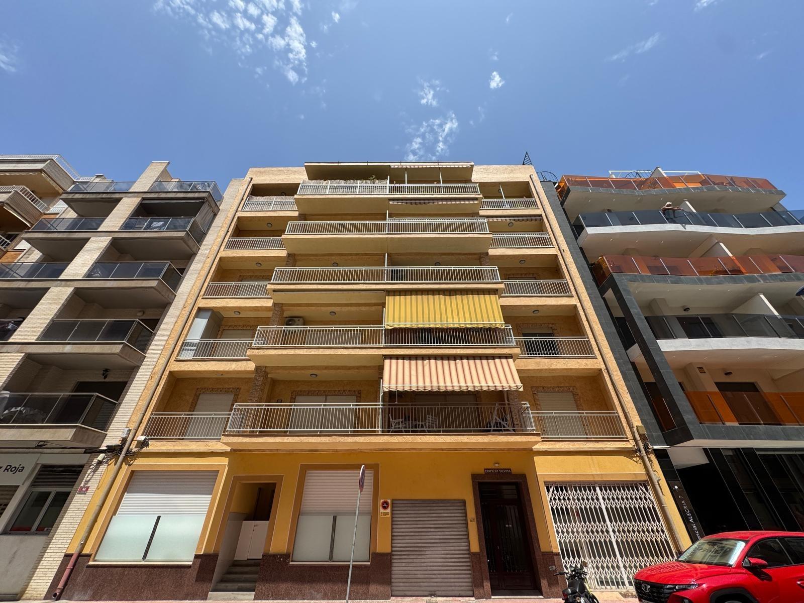 For sale - 2 Bedroom 2 Bathroom Apartment in Torrevieja - Estacion De Autobuses  - Alicante