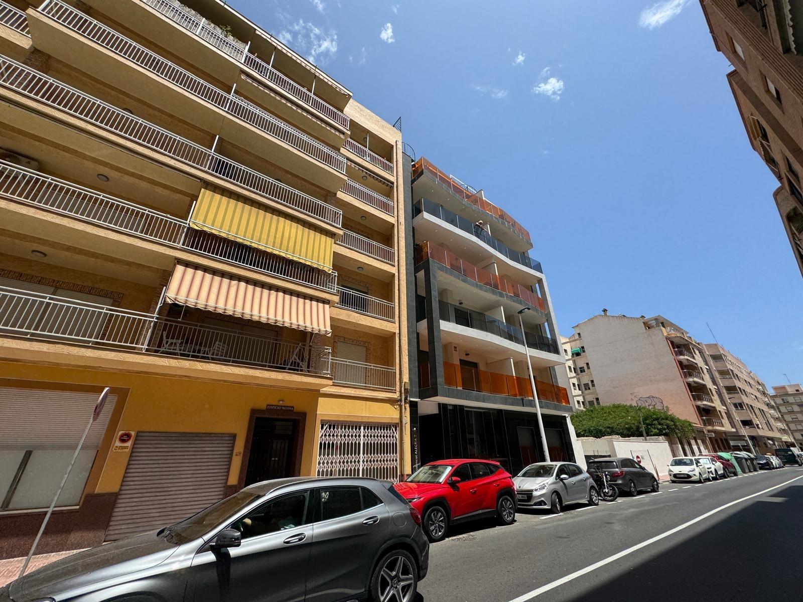 For sale - 2 Bedroom 2 Bathroom Apartment in Torrevieja - Estacion De Autobuses  - Alicante