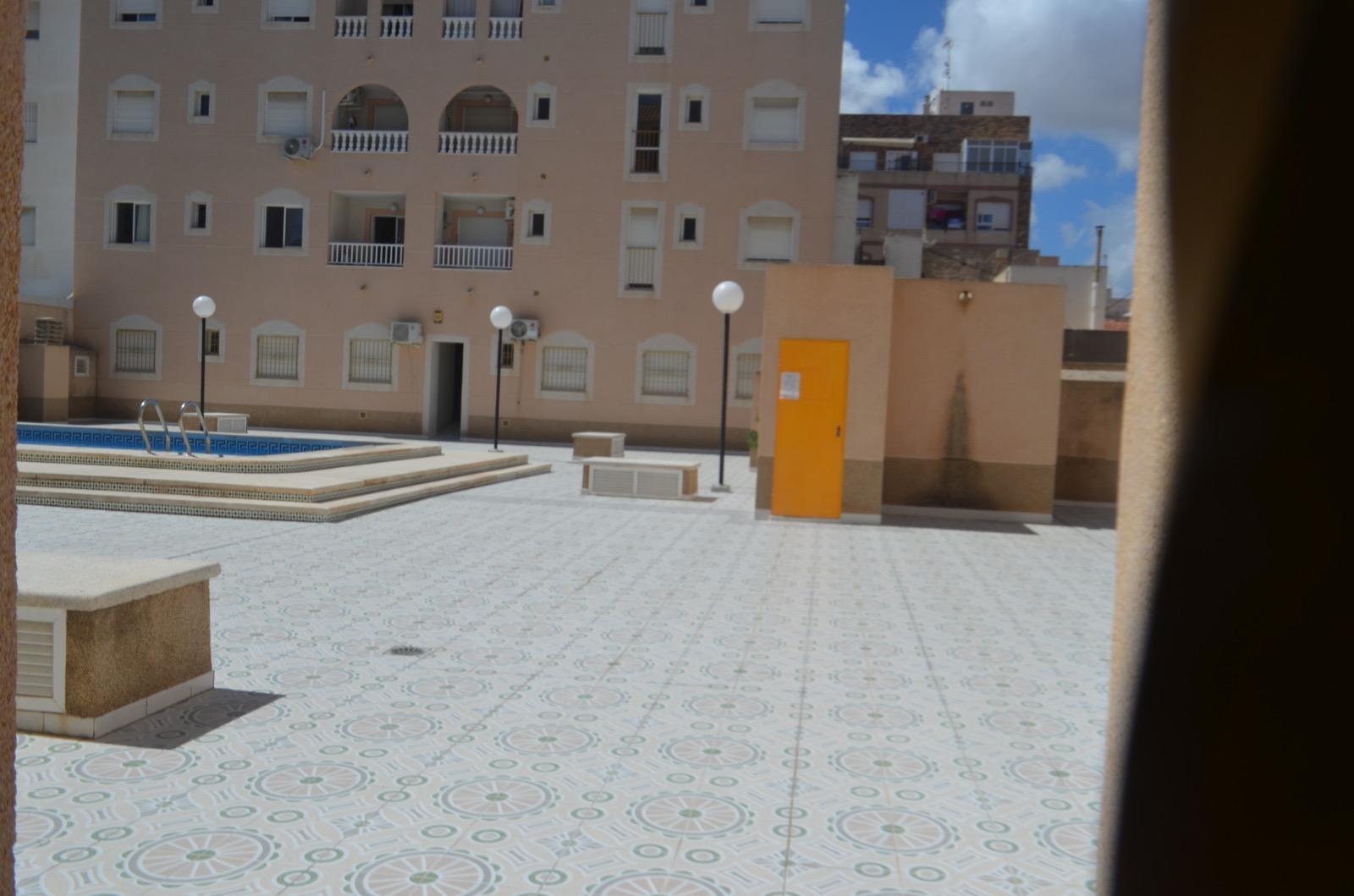 For sale - 2 Bedroom 1 Bathroom Penthouse in Torrevieja - Centro  - Alicante