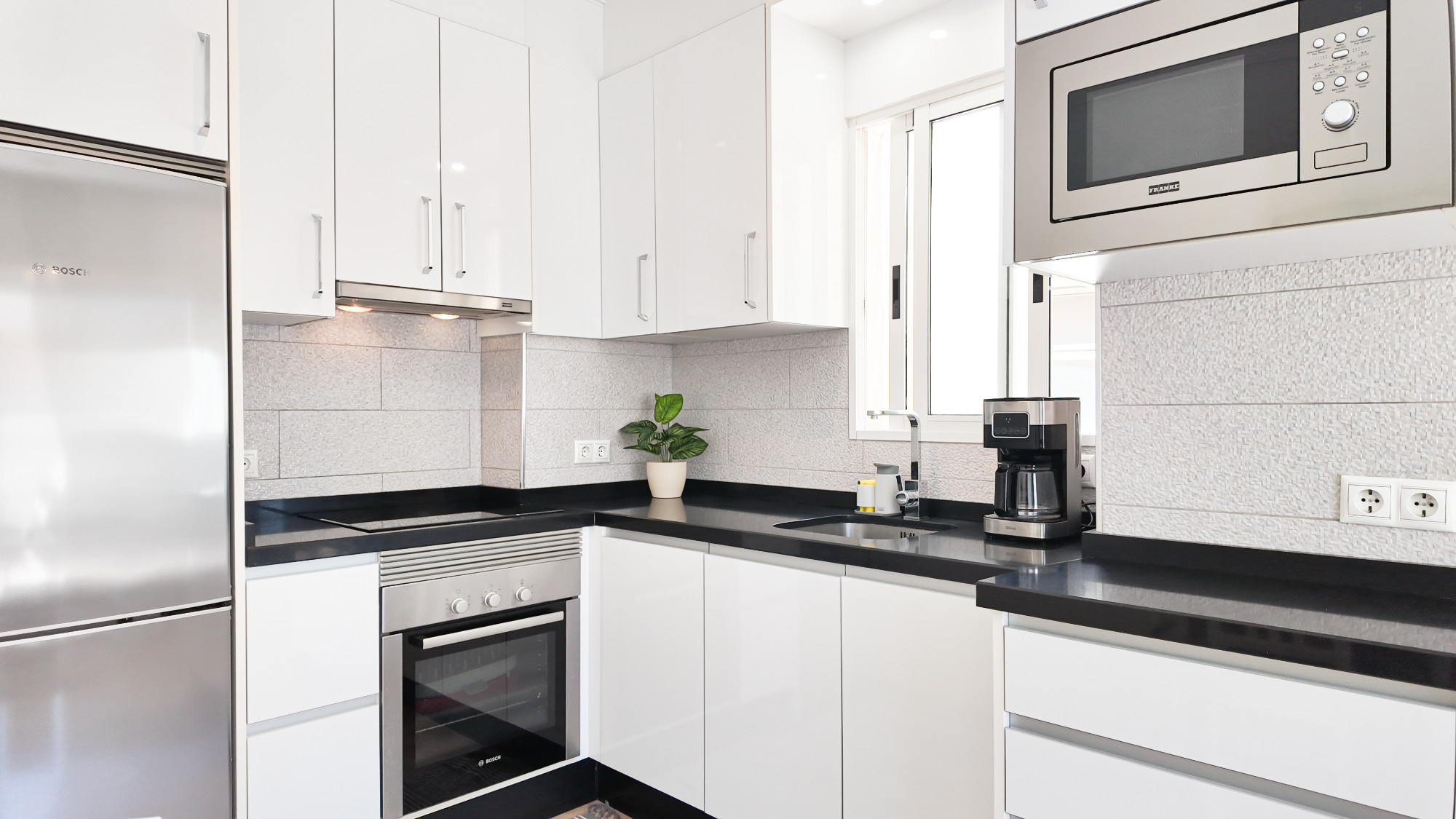 For sale - 2 Bedroom 1 Bathroom Apartment in Torrevieja - Costa Blanca  - Alicante