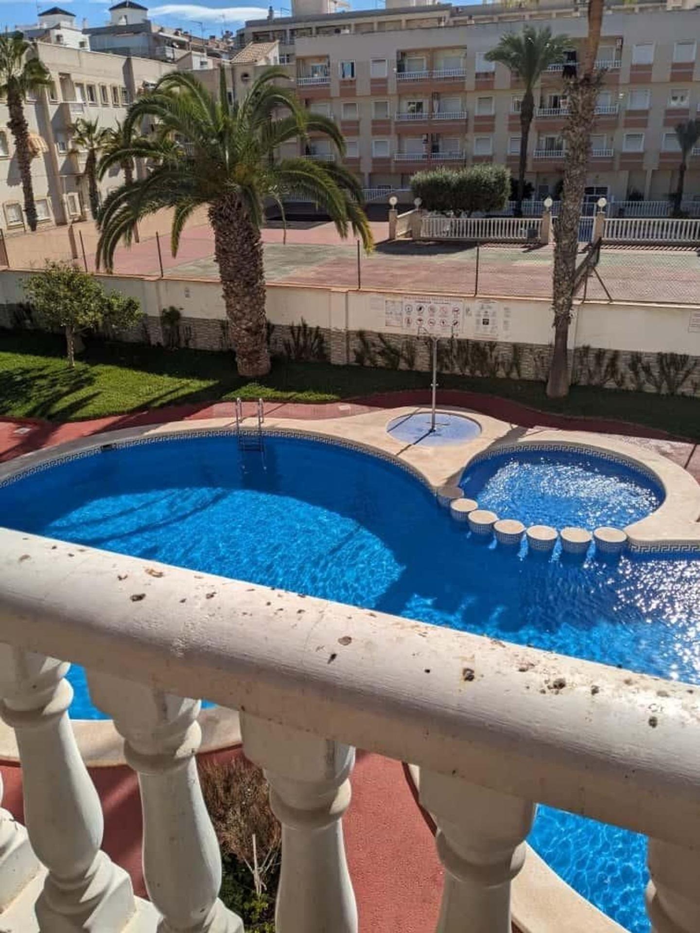 For sale - 2 Bedroom 1 Bathroom Apartment in Torrevieja - Playa Del Cura  - Alicante