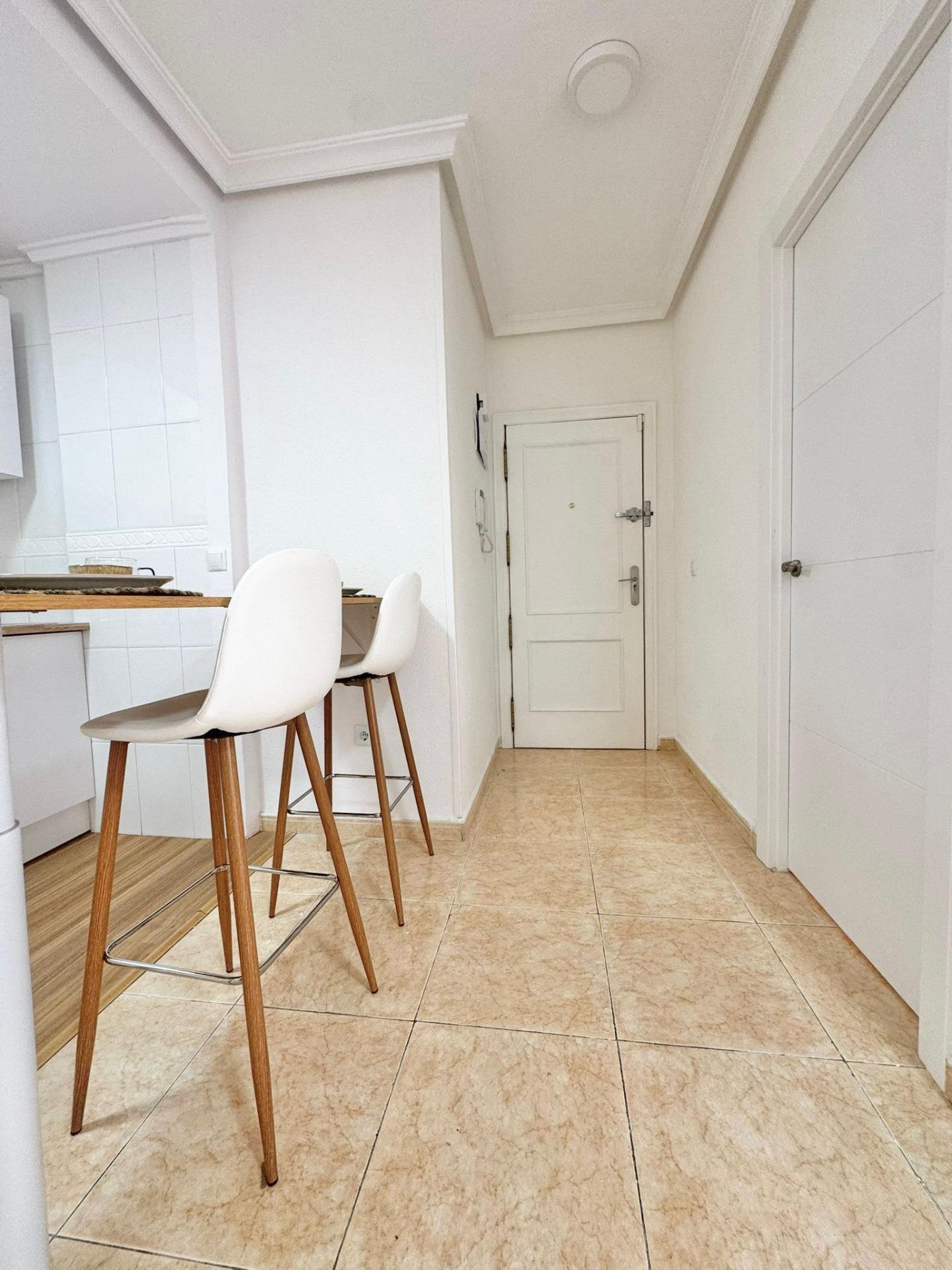 For sale - 2 Bedroom 1 Bathroom Apartment in Torrevieja - Torrevieja  - Alicante