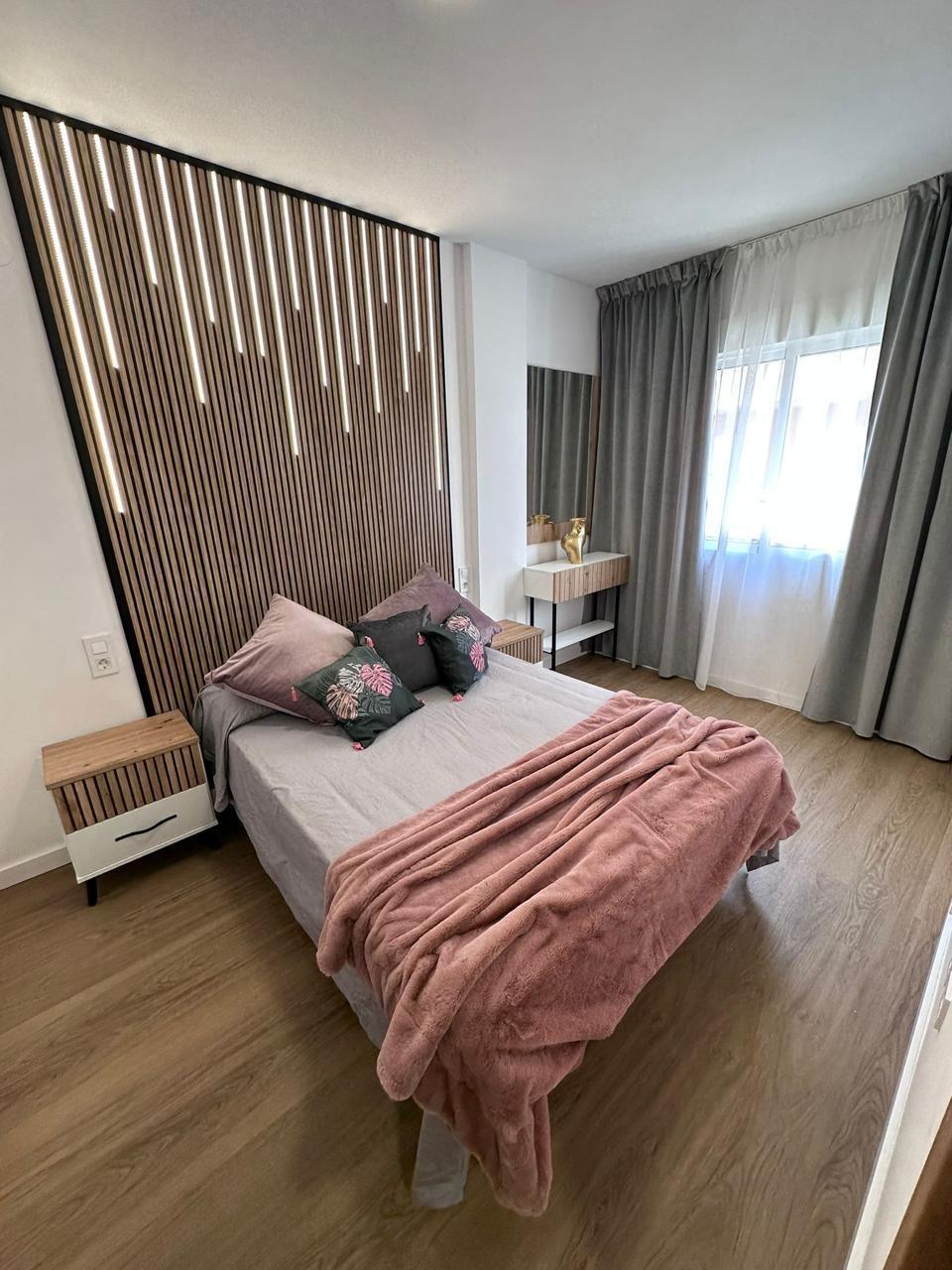 For sale - 2 Bedroom 1 Bathroom Apartment in Torrevieja - Playa Del Cura  - Alicante