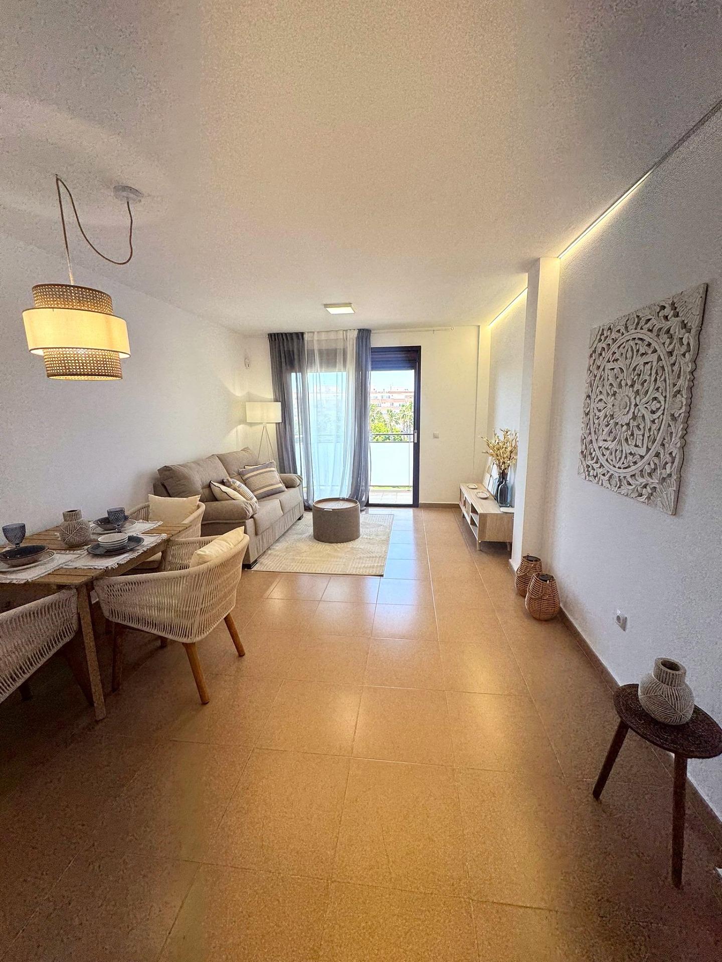 For sale - 2 Bedroom 1 Bathroom Apartment in Torrevieja - Centro - Muelle Pesquero  - Alicante
