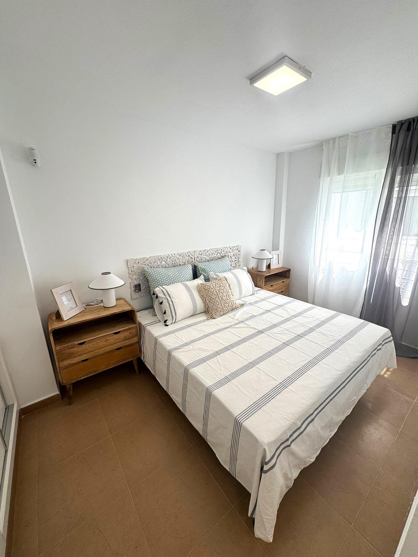 For sale - 2 Bedroom 1 Bathroom Apartment in Torrevieja - Centro - Muelle Pesquero  - Alicante