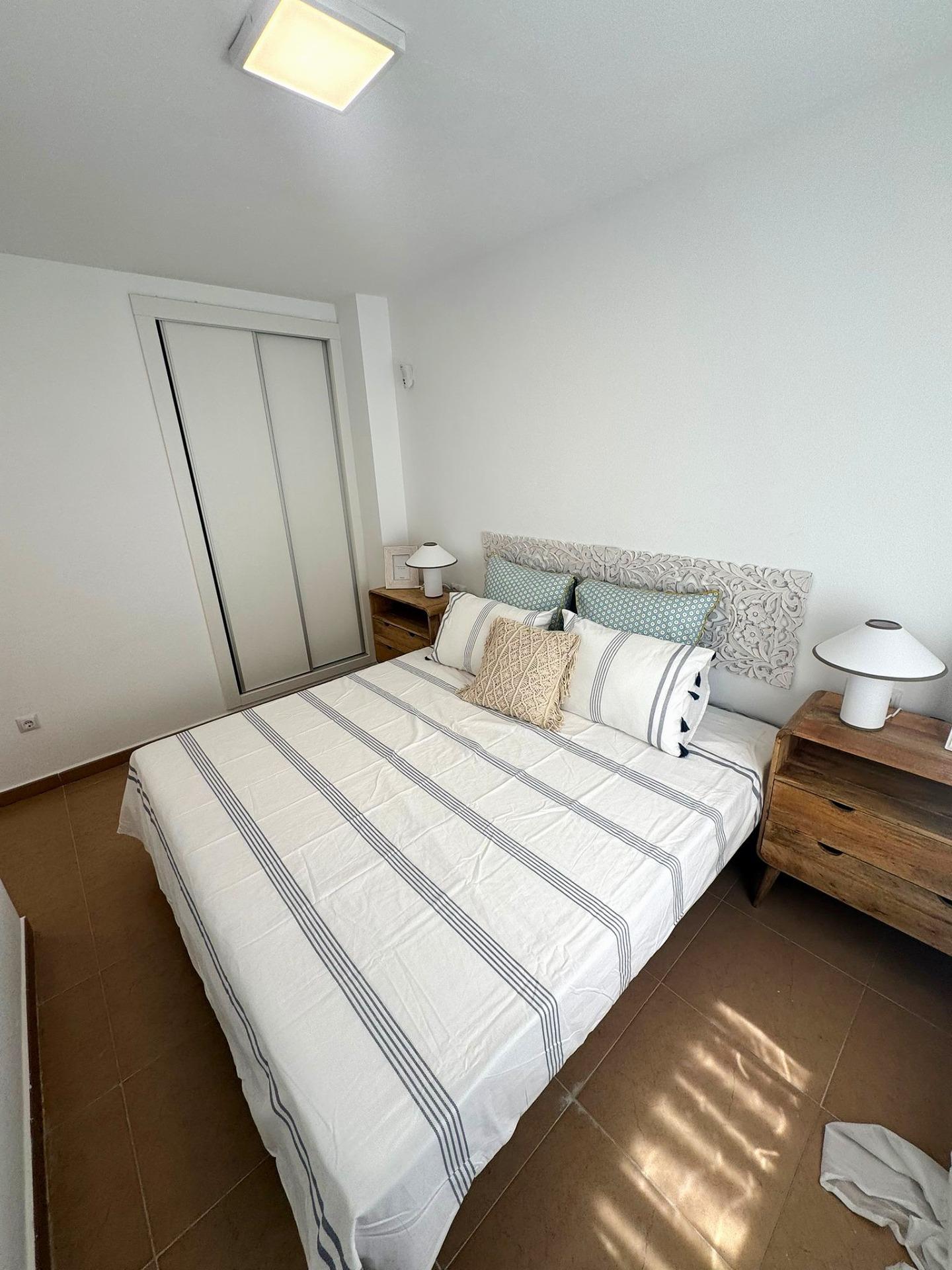 For sale - 2 Bedroom 1 Bathroom Apartment in Torrevieja - Centro - Muelle Pesquero  - Alicante