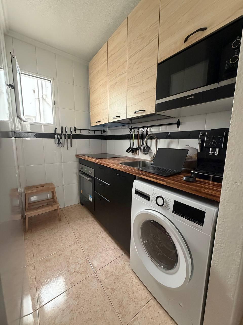 For sale - 2 Bedroom 1 Bathroom Apartment in Torrevieja - Centro  - Alicante